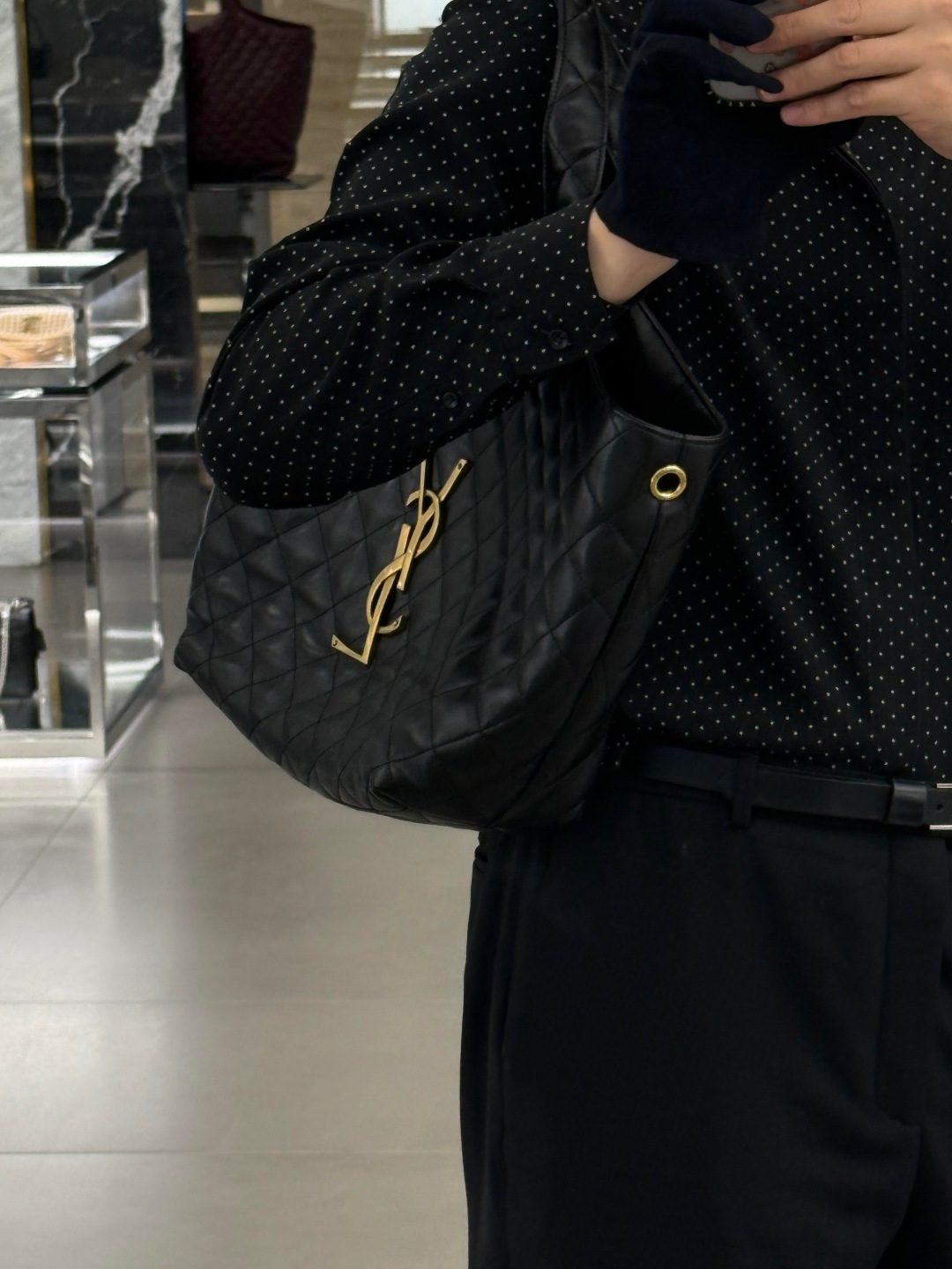 NO:771493,Dark high-end matching, breathtaking aesthetic impact, sheepskin feels as soft as clouds, saint laurent, saint laurent, sheepskin19860909暗黑系高级搭配 令人窒息的美学暴击 羊皮触感似云朵般柔软,圣罗兰,saint laurent,sheepskin,Bag