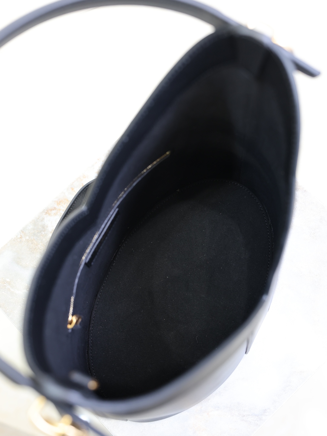 Yves Saint Laurent Black Leather Y-Shaped Bucket Bag, 25×34×15cm 7 cmp i1758615510326 471 0 8
