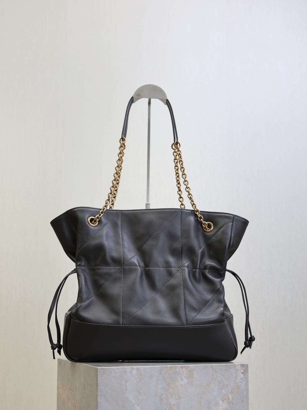Jamie Large Bucket Bag in Gray Soft Lambskin Leather with Gold Hardware 8 cmp i1760345817250 8613 0 6