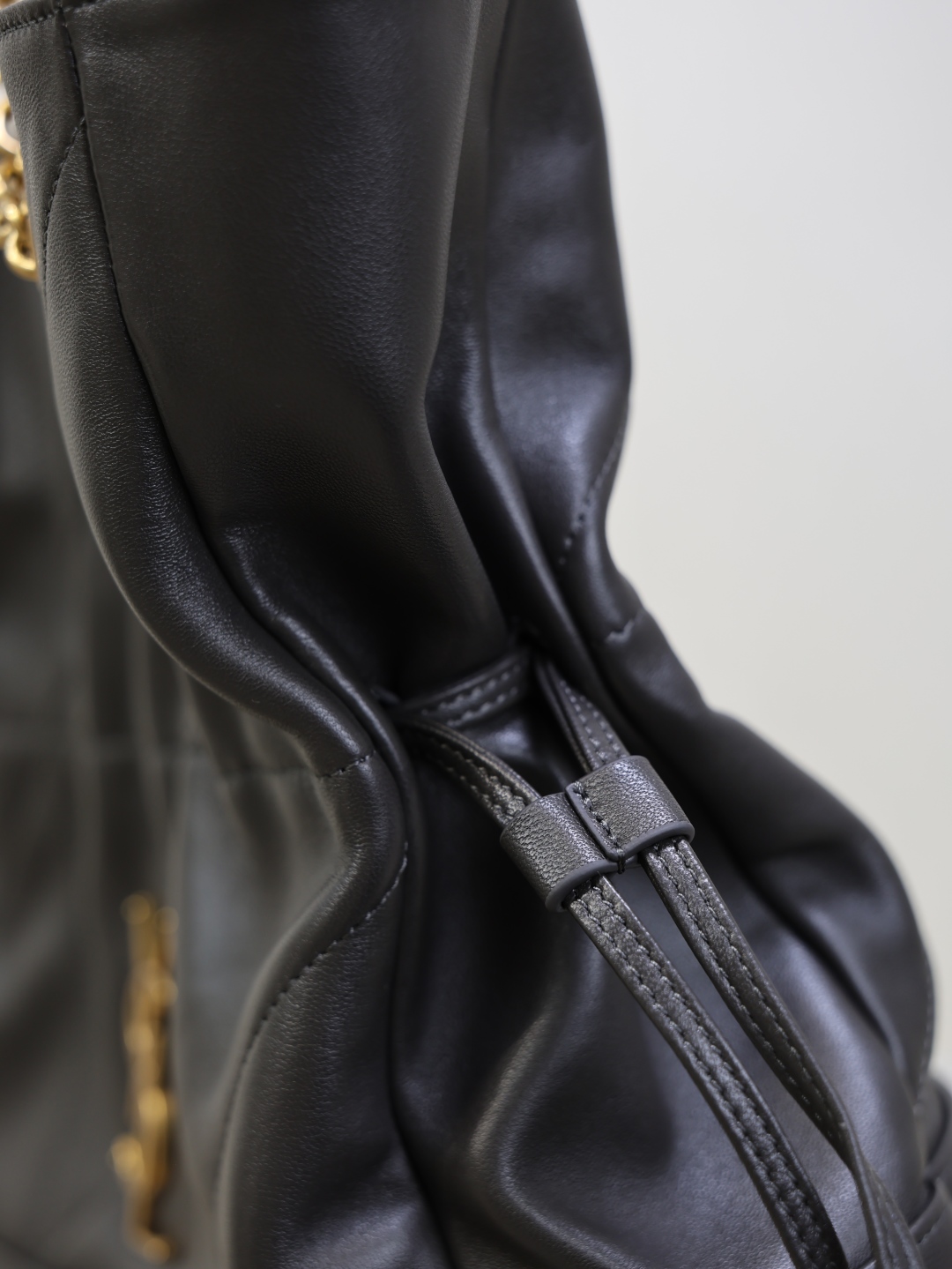 Jamie Large Bucket Bag in Gray Soft Lambskin Leather with Gold Hardware 6 cmp i1760345817314 6258 0 4
