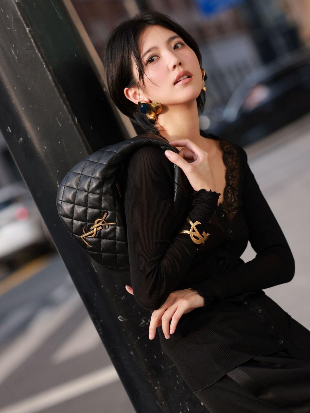 NO:574994,Flat prismatic seamed sheepskin, with iconic Cassandre letter logo, saint laurent, saint laurent, sheepskin19860909扁平棱形衔缝羊皮革,搭配标志性Cassandre字母标识,,圣罗兰,saint laurent,sheepskin,Bag