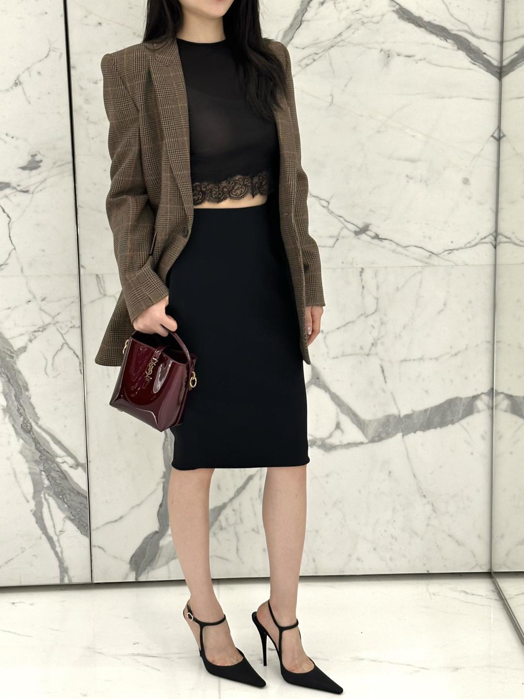 NO:582322,Whether it is casual wear or formal wear, it can add a touch of color and show unique taste, saint laurent, saint laurent19860909无论是休闲装还是正装 都能增添一抹亮色 展现出独特的品味,圣罗兰,saint laurent,Bag