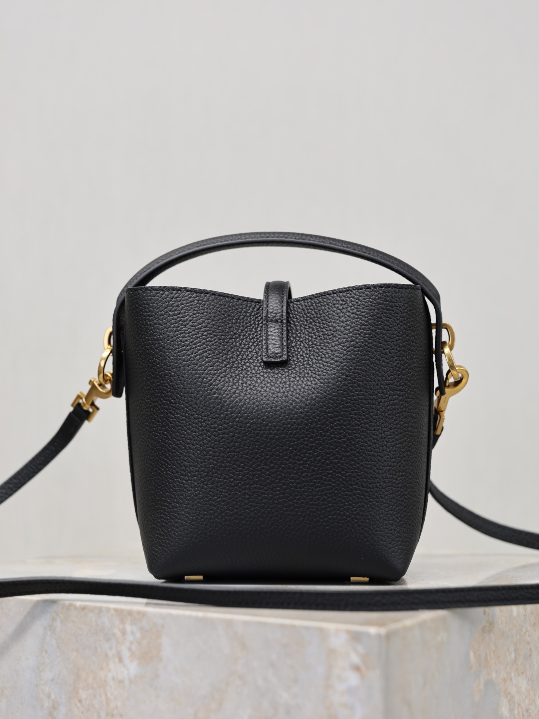 Bolso YSL Patrón de lichi negro hebilla dorada — photo 8