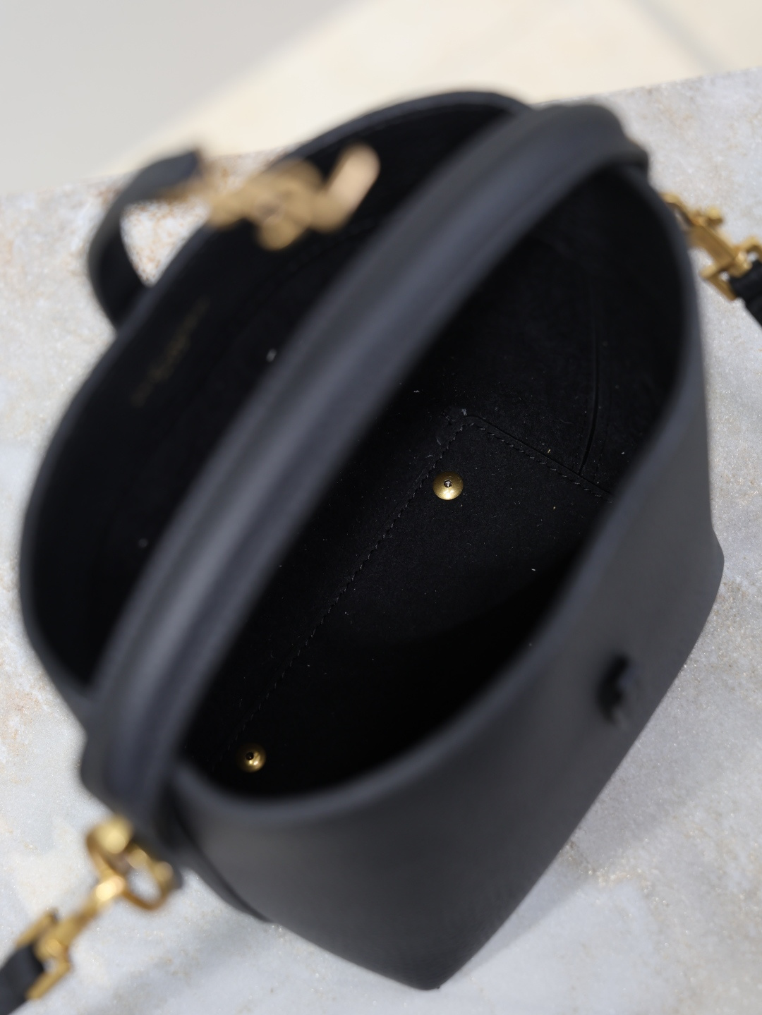 Bolso YSL Patrón de lichi negro hebilla dorada — photo 7