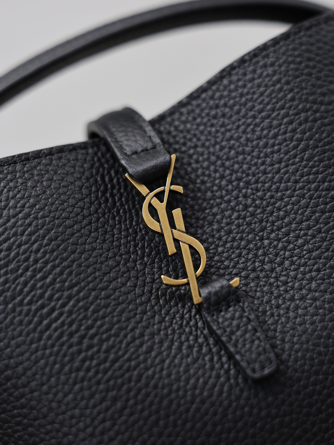 Bolso YSL Patrón de lichi negro hebilla dorada — photo 6