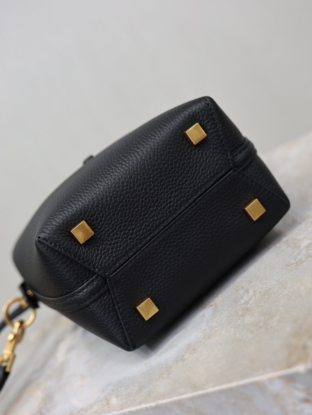 Bolso YSL Patrón de lichi negro hebilla dorada — photo 9
