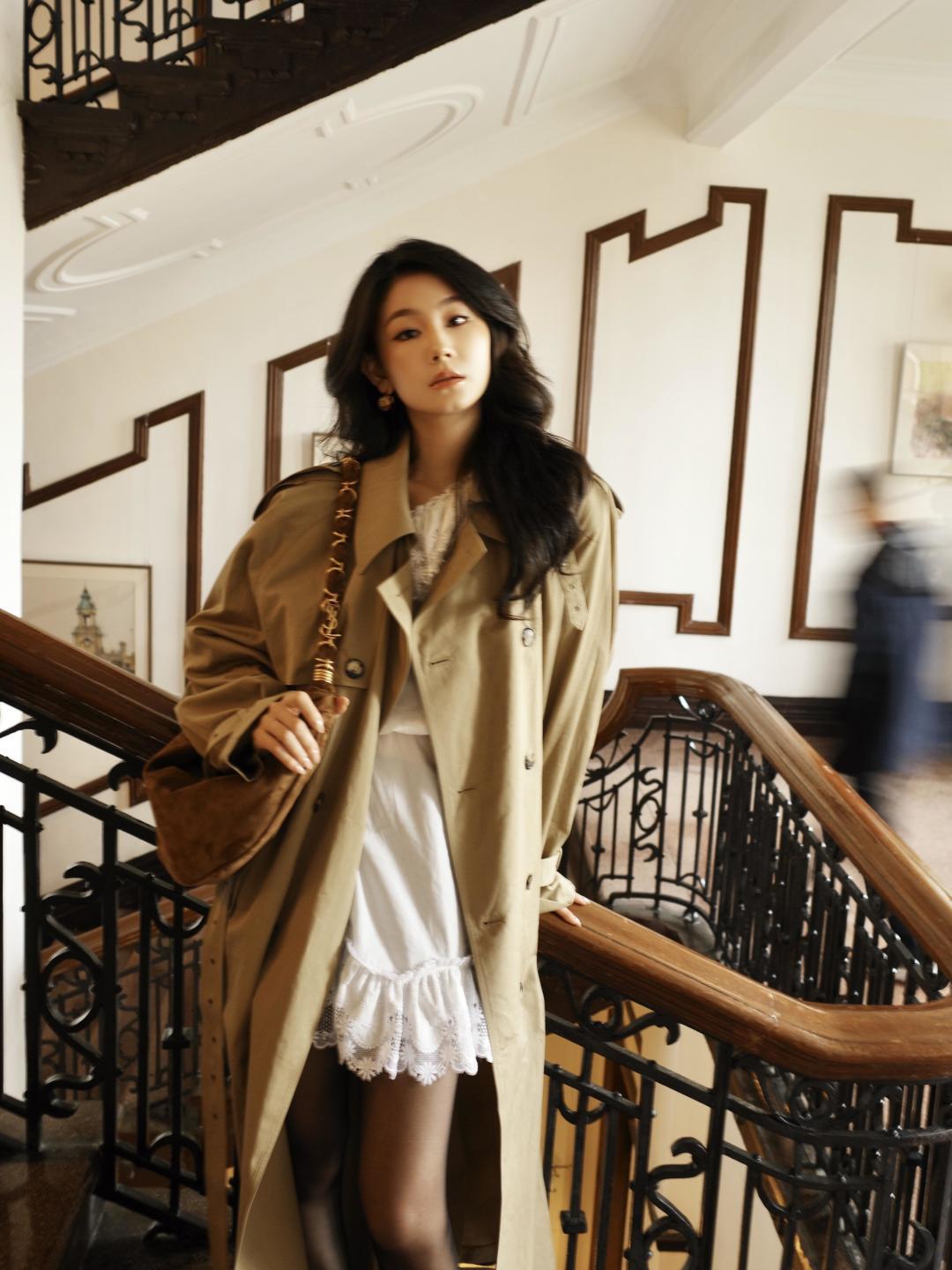 NO:754496,The soft silhouette falls naturally with movement, not deliberately but with a sense of lines, saint laurent, saint laurent19860909柔软的廓形随动作自然垂落 不刻意 却很有线条感,圣罗兰,saint laurent,Bag