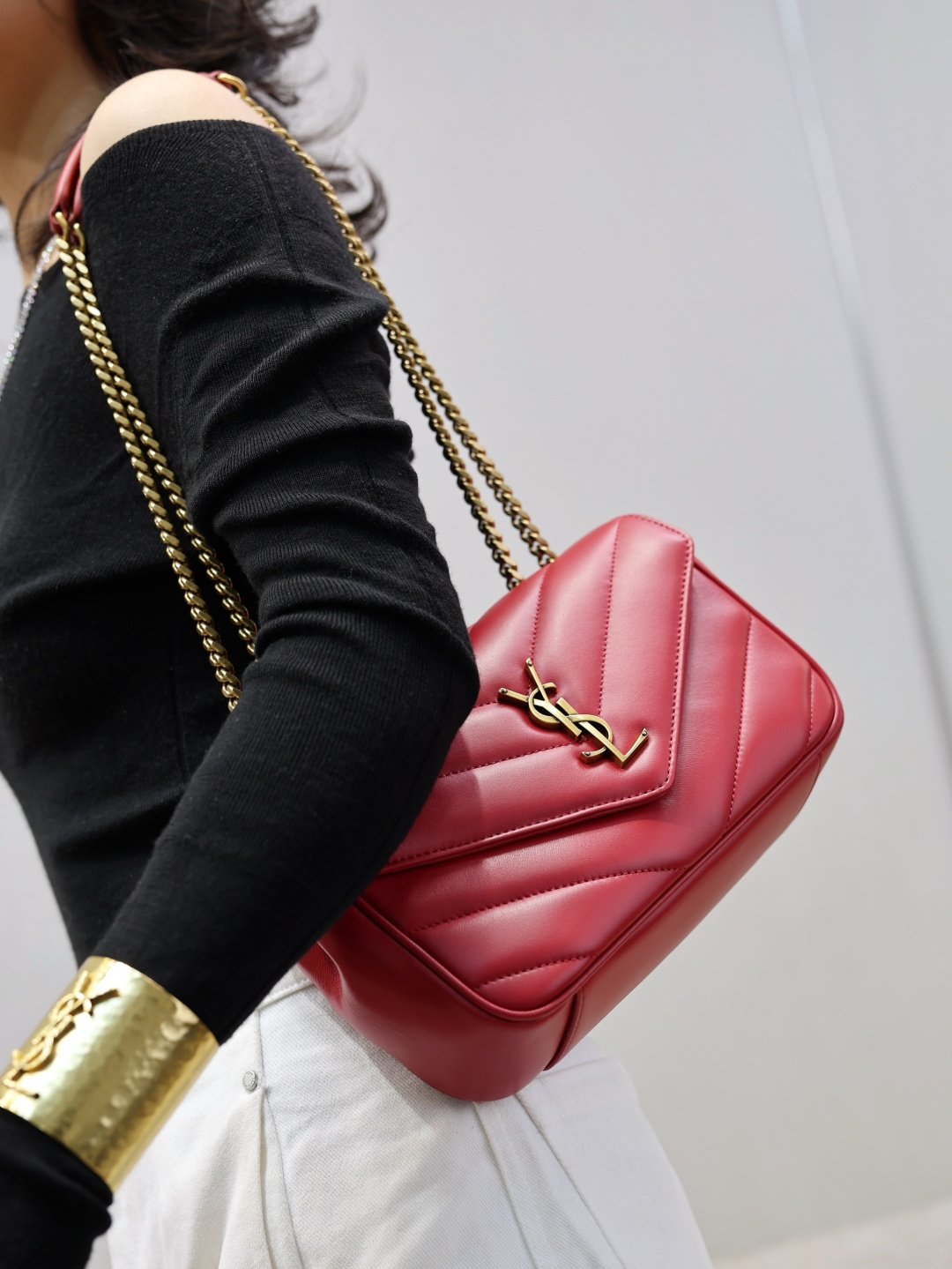 NO:772199,Red is the color of beating flames, passionate and unrestrained, full of vitality like a heartbeat, saint laurent, saint laurent19860909红色是火焰在跳动的颜色 热烈而奔放 像心跳般充满生命力,圣罗兰,saint laurent,Bag