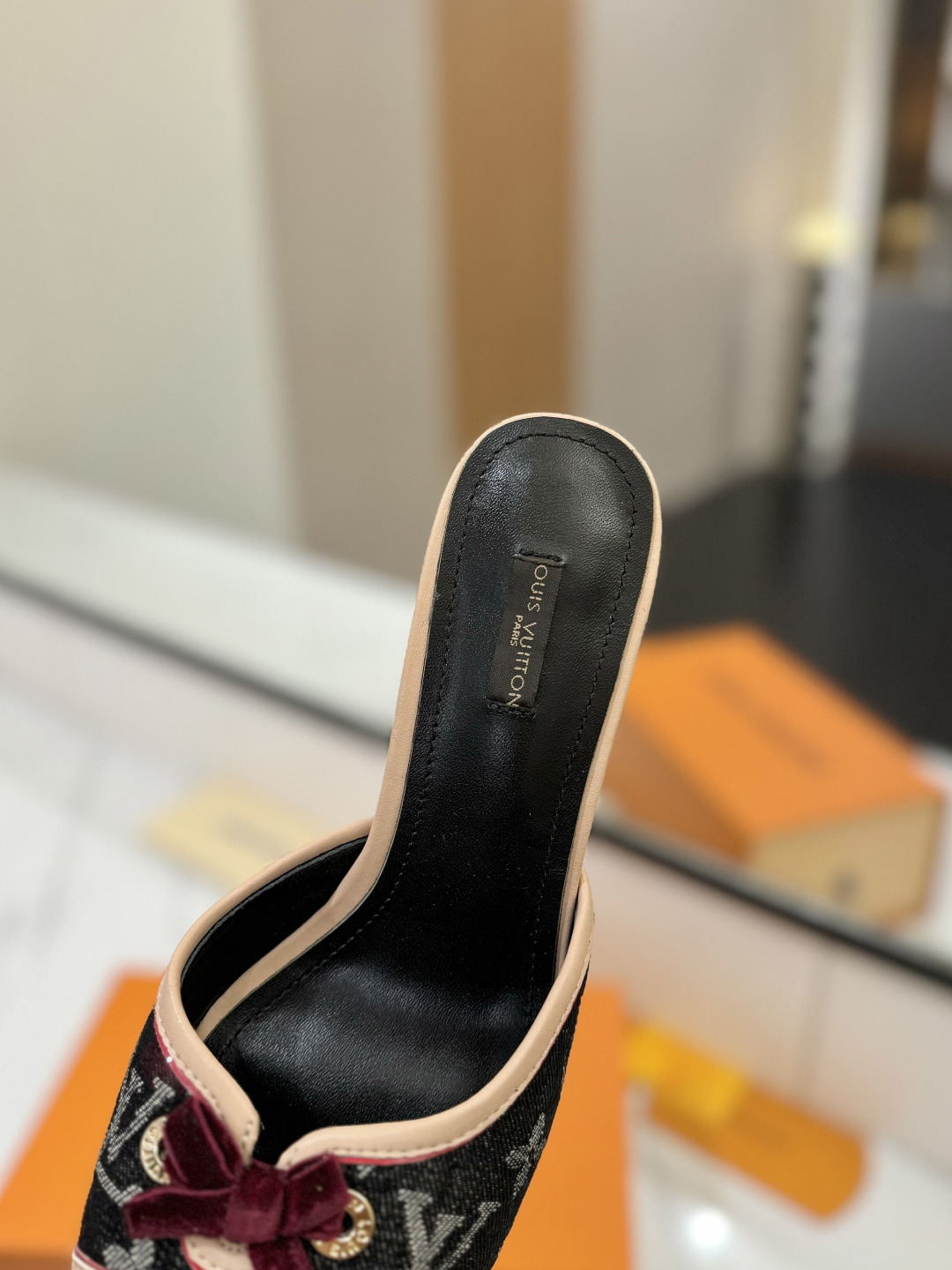 Louis Vuitton Women's Black Monogram Canvas Dreamy Flat Mule Sandal 7 cmp i1739784760254 3418 0 6