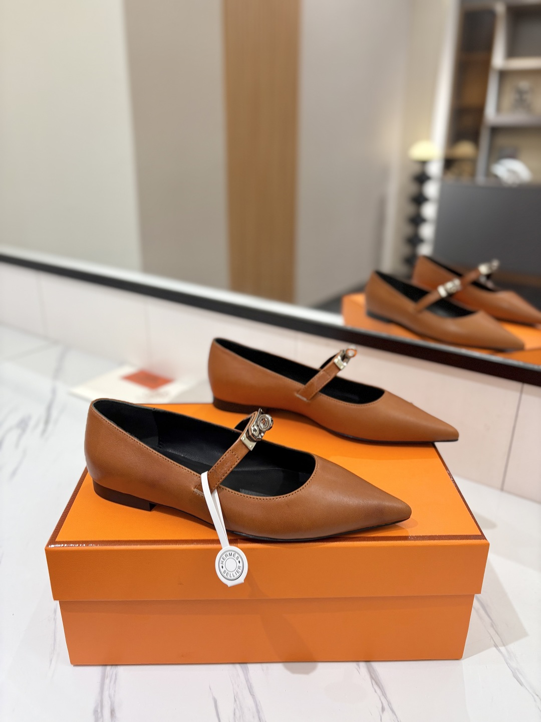 NO:222996,Hermes, leather top version!  Original development, soft sheepskin upper, inner footbed, mixed-bred sheepskin, outsole, Italian leather outsole, size 34-43 notes 34 41 42 43 custom-made, no return and exchange, packaging configuration, original packaging!  , single shoes, hermes, hermes, sheepskin, Leather soles19860909爱马仕Hermes,真皮大底 顶级版本！原版开发 鞋面柔羊皮 内里垫脚 混种羊皮 大底意大利真皮大底  码数34-43注 34 41 42 43 码定做 不退换 包装配置原版包装！,单鞋,hermes,hermes,sheepskin,Leather soles,Women's Shoes