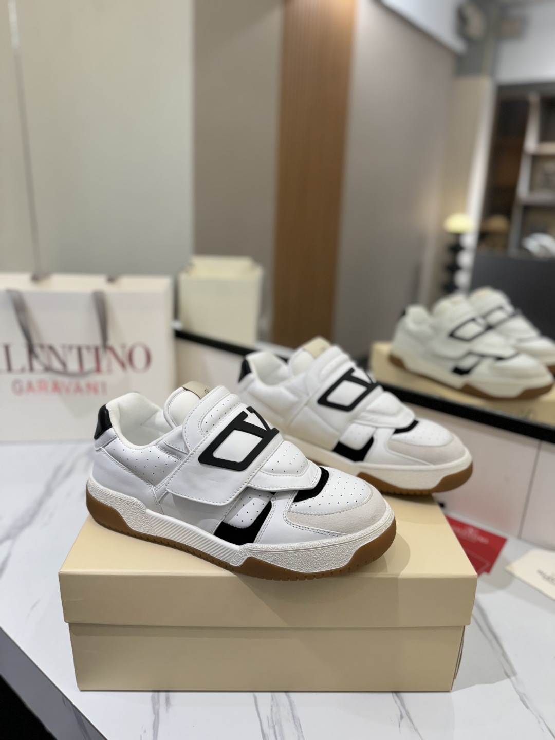 Valentino Garavani Zapatillas Deportivas Casuales con Velcro para Hombre y Mujer