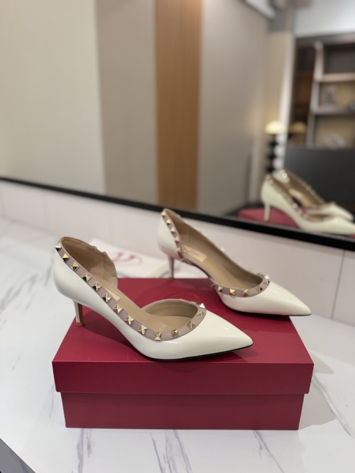 Valentino Rockstud White Patent Leather Pointed Toe Heel Pumps 1 Valentino Rockstud White Patent Leather Pointed Toe Heel Pumps