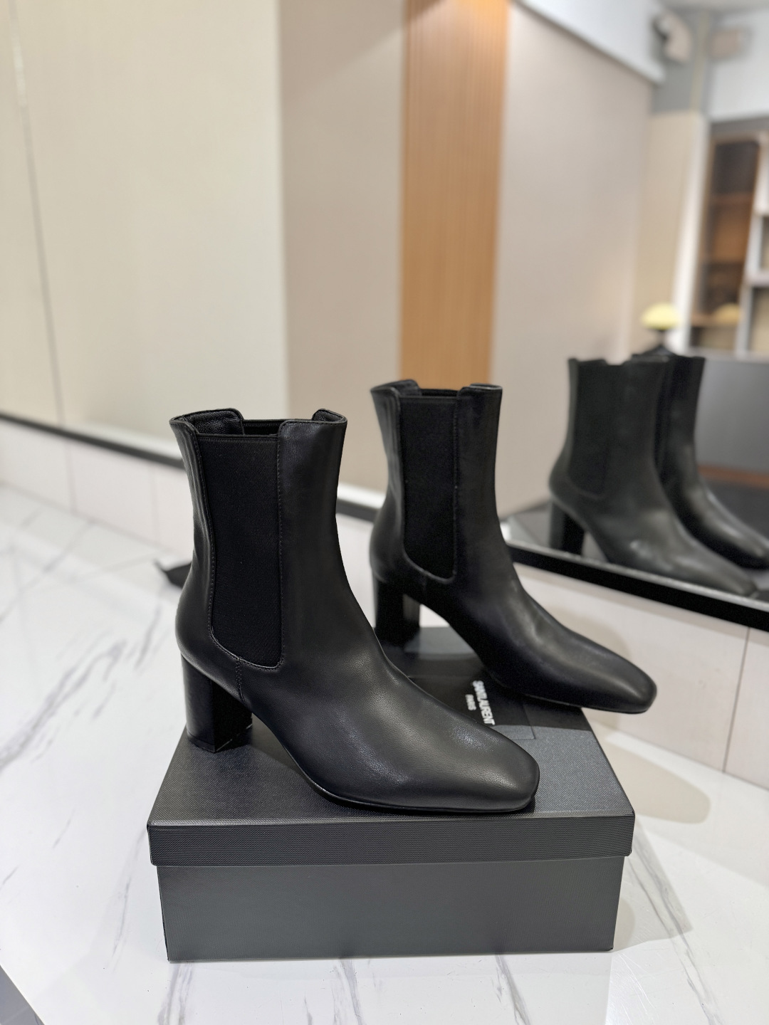 NO:594339,[Yvette Saint Laurent] YSL Chelsea medium heel thick heel short boots. Calfskin upper, sheepskin lining, leather outsole. size 35-39 (40 41 custom-made, non-returnable), boots, saint laurent, saint laurent, saint laurent, boots, cowhide, sheepskin, Leather soles19860909【Yvette Saint Laurent 圣罗兰】YSL切尔西 中跟 粗跟短靴.鞋面小牛皮,羊皮内里,真皮大底.size 35-39（40 41 订做不退换）,靴子,saint laurent,saint laurent,saint laurent,boots,cowhide,sheepskin,Leather soles,Women's Shoes