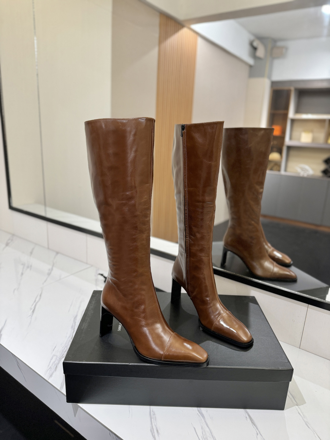 NO:614456,The new YSL new side zipper sleeve boots have perfect details. Sheepskin on the feet (fine texture). AAA grade Italian black leather outsole. The ultimate perfect replica. 1. Imported cowhide for the upper. 2. Imported sheepskin for the feet. 3. YB black genuine leather outsole with heel height of 7.5cm. 4Size35-41 (41 made to order, non-refundable), boots, saint laurent, boots, cowhide, sheepskin, Leather soles19860909上新YSL新款侧拉链套筒长靴 细节处理完美 垫脚羊皮（质感细腻） AAA级意大利黑色真皮大底 极致完美复刻 1鞋面进口牛皮 2垫脚进口羊皮 3鞋底YB黑色真皮大底跟高7.5cm 4Size35-41（41订做不退换）,靴子,saint laurent,boots,cowhide,sheepskin,Leather soles,Women's Shoes