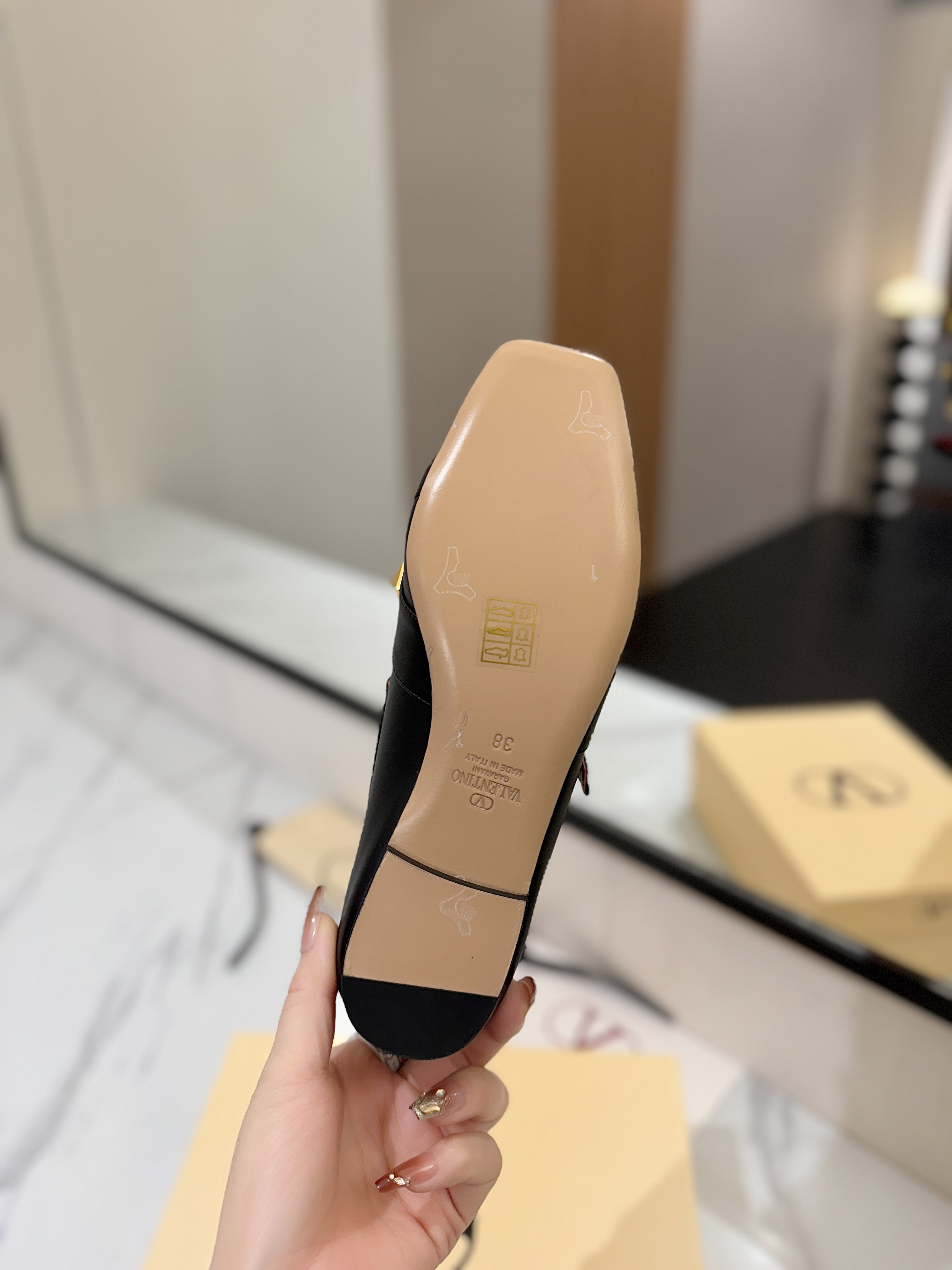 발렌티노 신발 134784 Valentino Shoes 썸네일 이미지