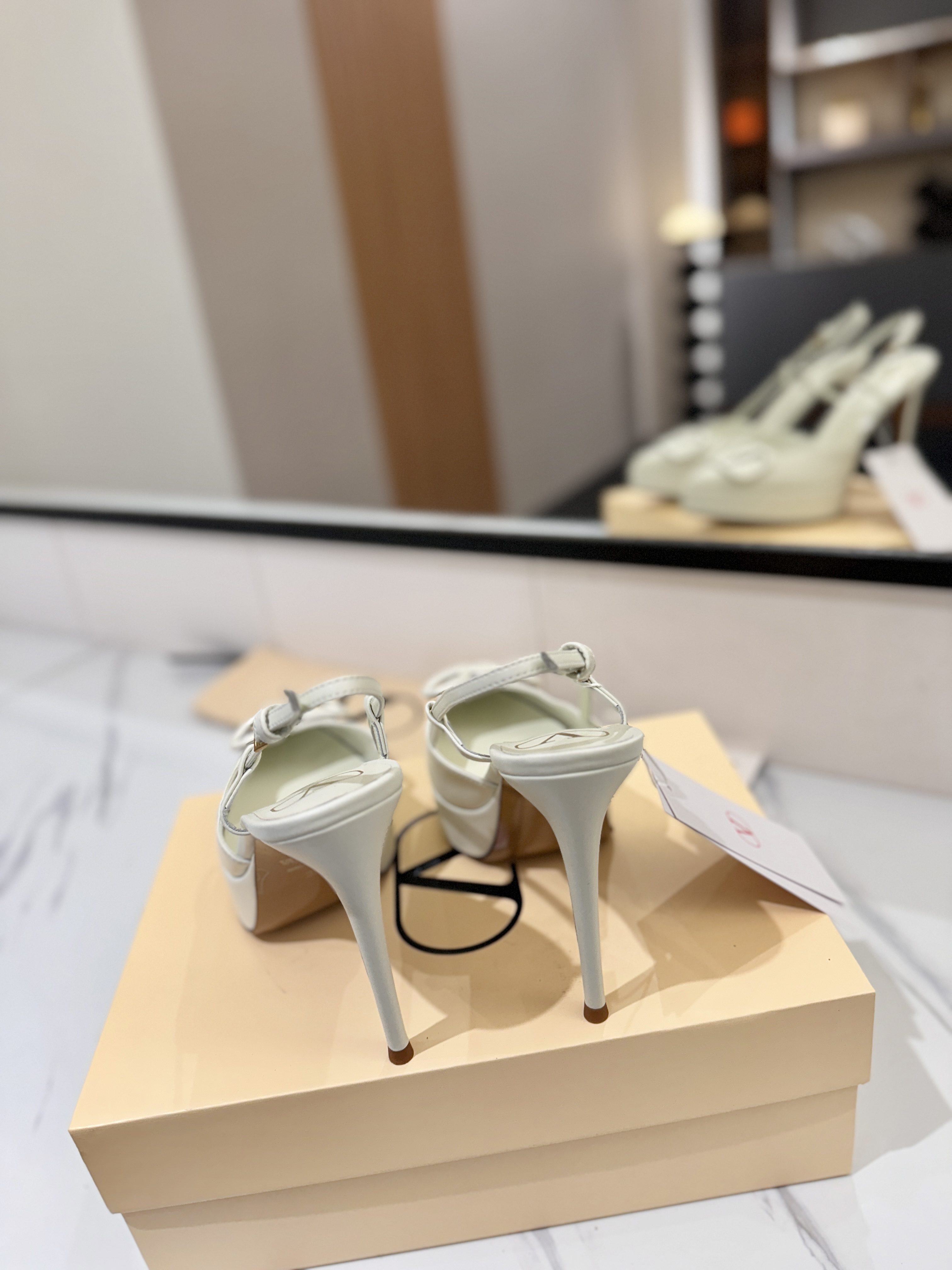 발렌티노 신발 134634 Valentino Shoes 썸네일 이미지