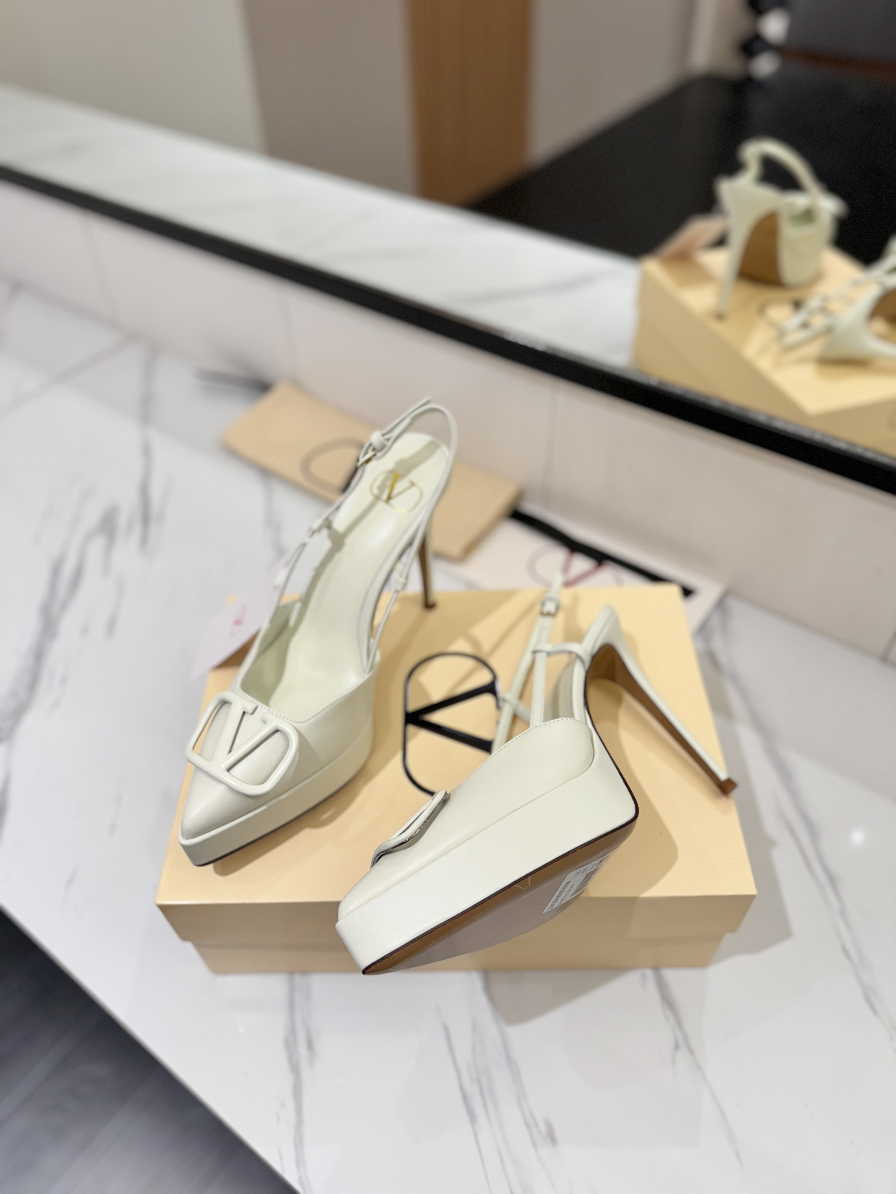 발렌티노 신발 134634 Valentino Shoes 썸네일 이미지