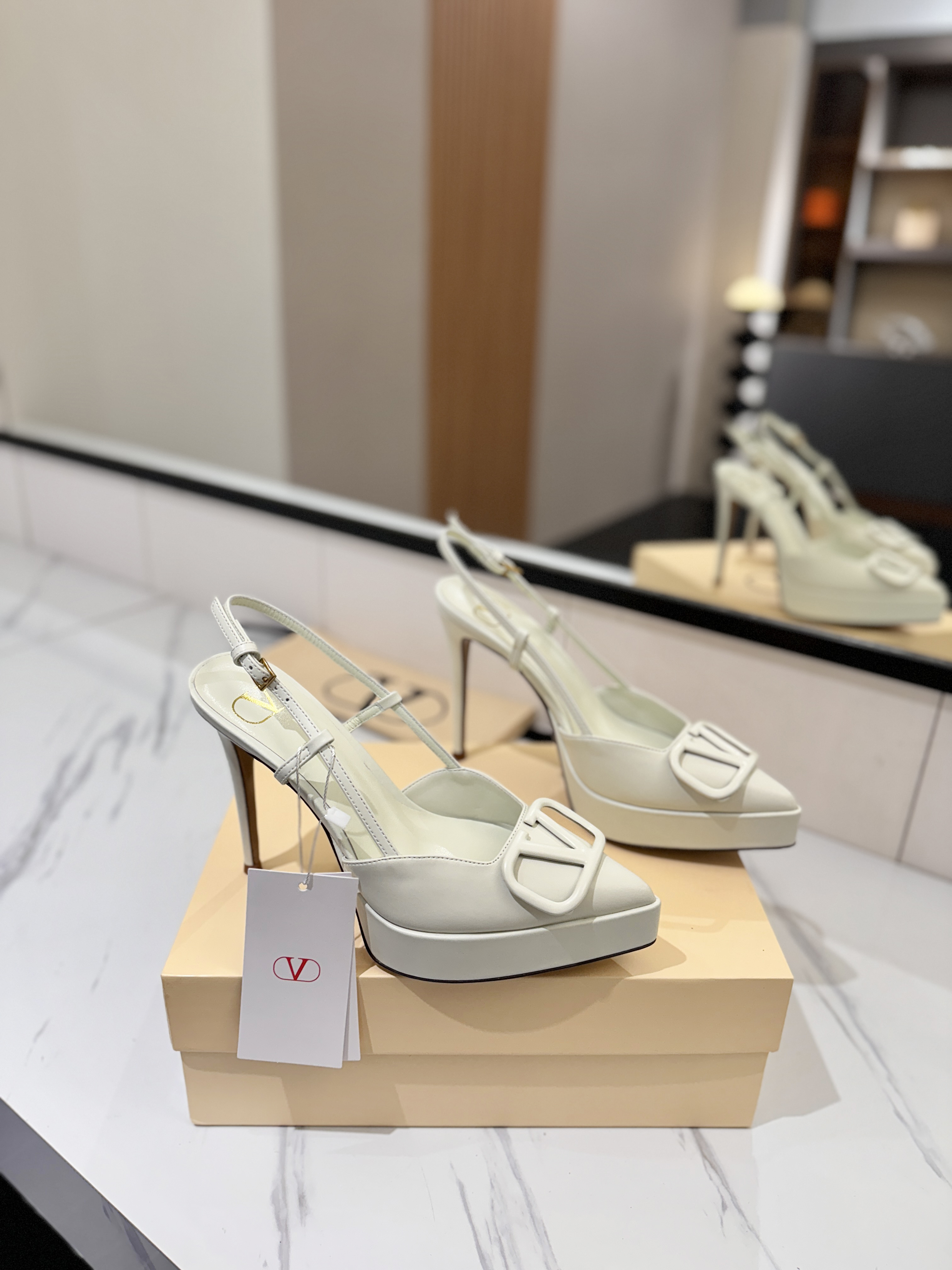 발렌티노 신발 134634 Valentino Shoes 썸네일 이미지