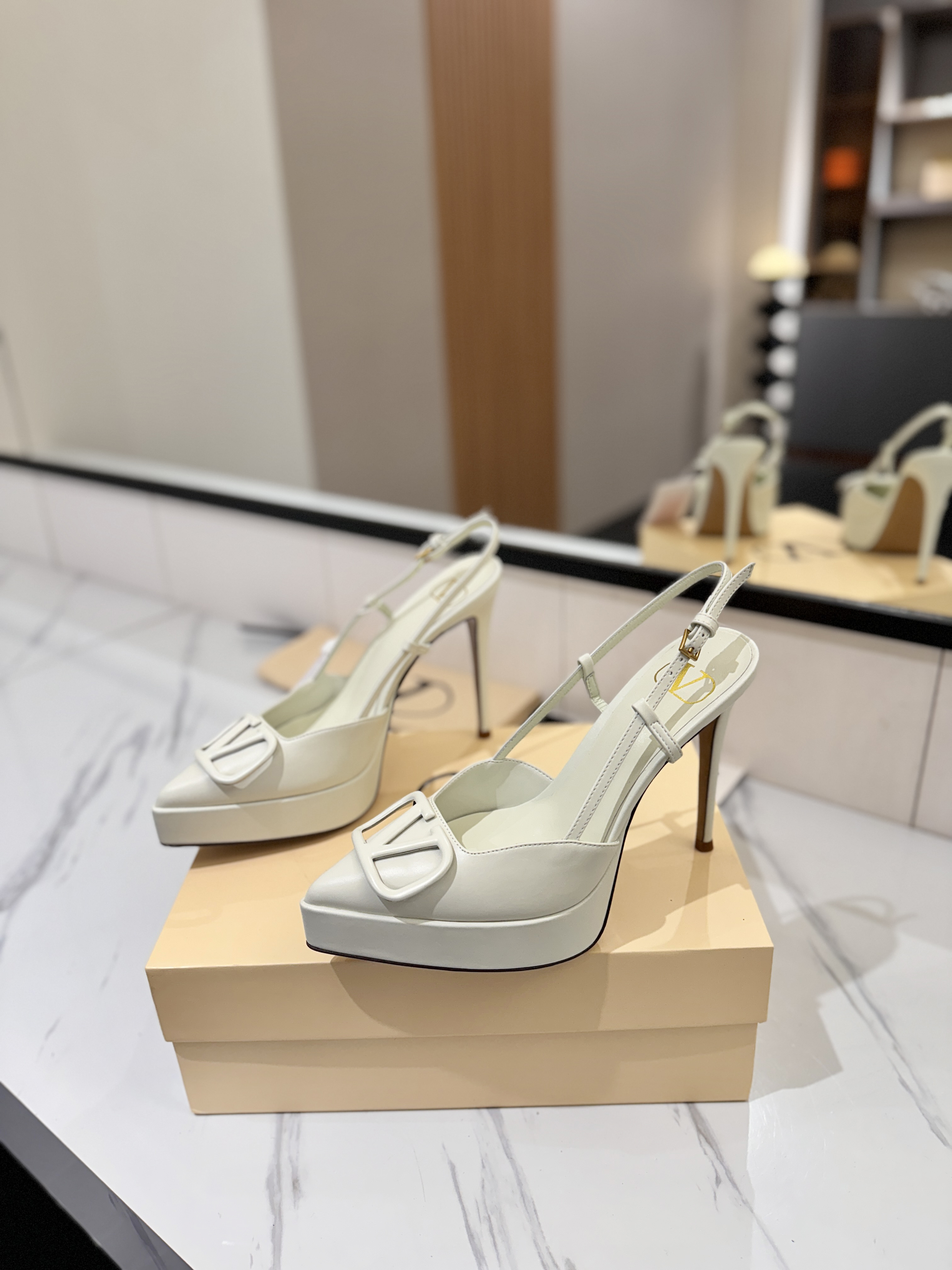발렌티노 신발 134634 Valentino Shoes 썸네일 이미지