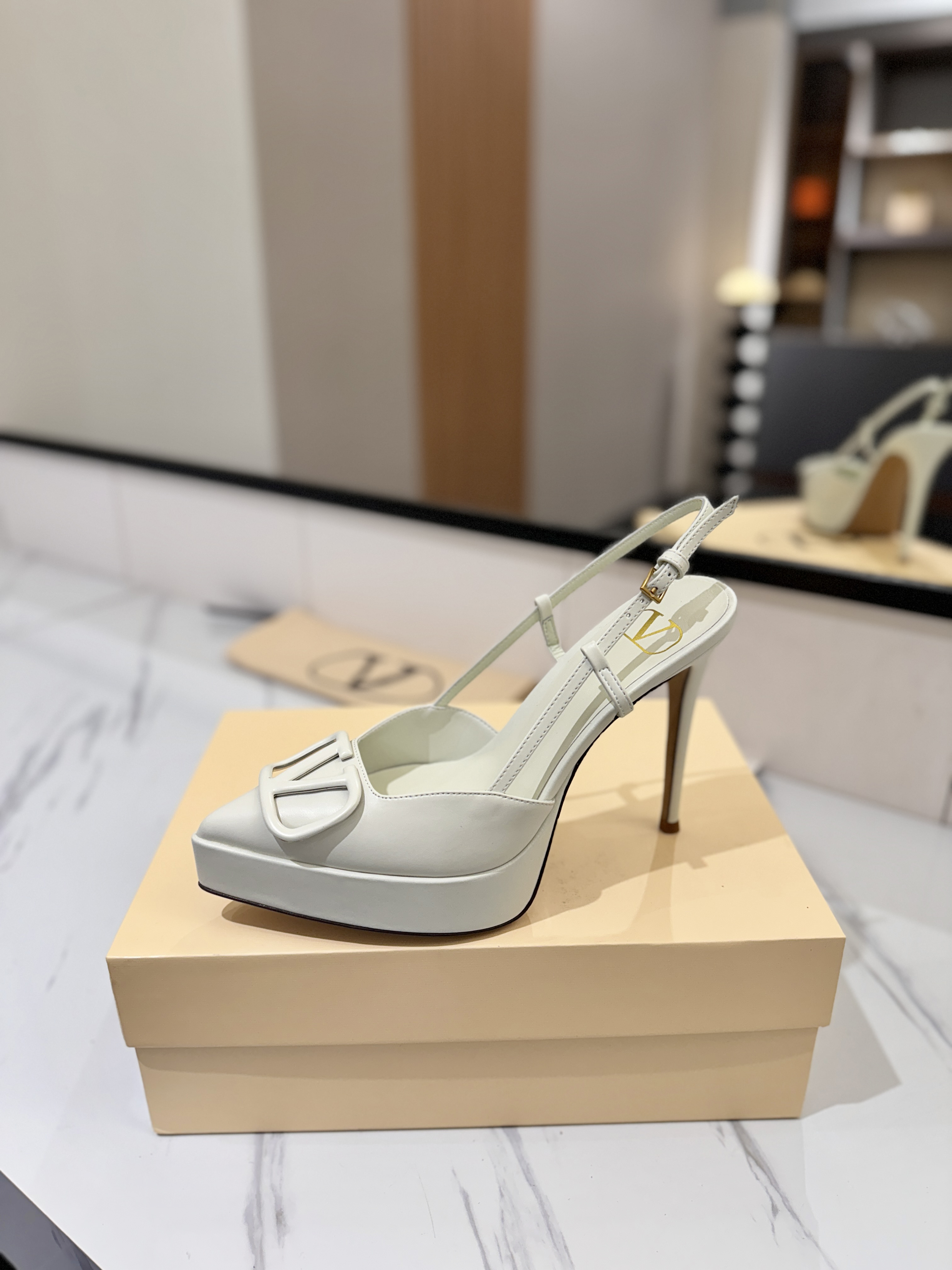 발렌티노 신발 134634 Valentino Shoes 썸네일 이미지
