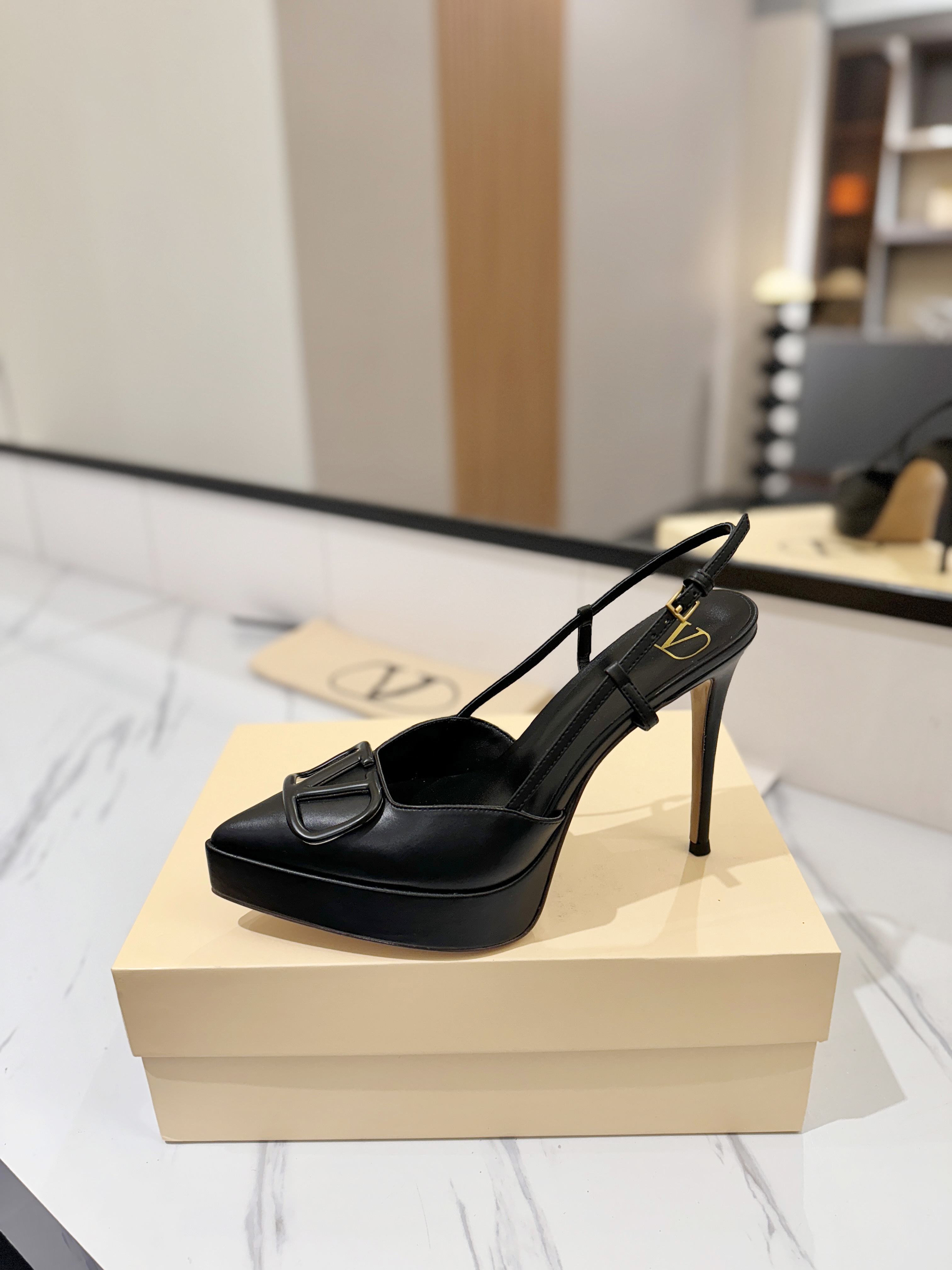 발렌티노 신발 134633 Valentino Shoes 썸네일 이미지