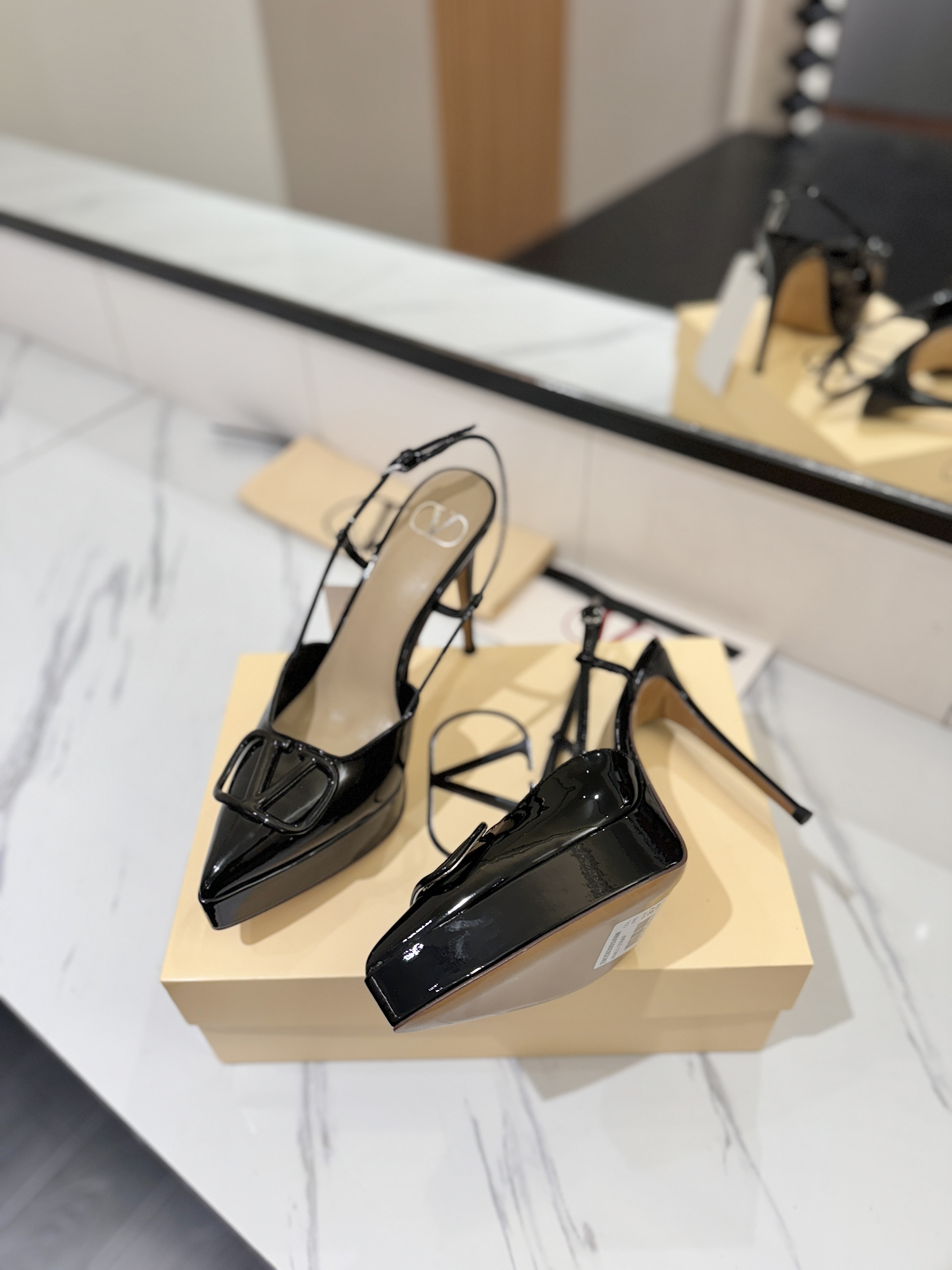 발렌티노 신발 134631 Valentino Shoes 썸네일 이미지