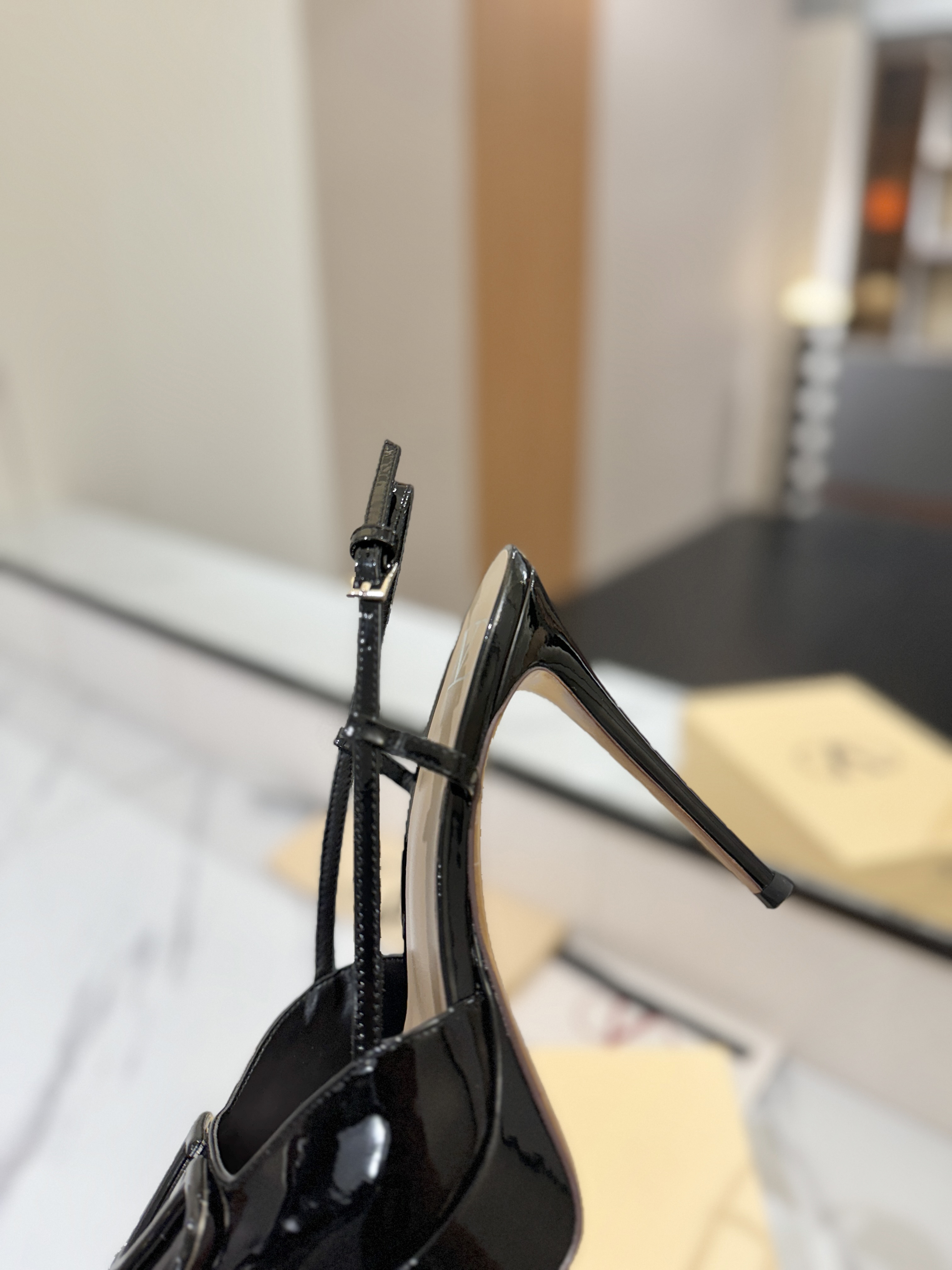 발렌티노 신발 134631 Valentino Shoes 썸네일 이미지