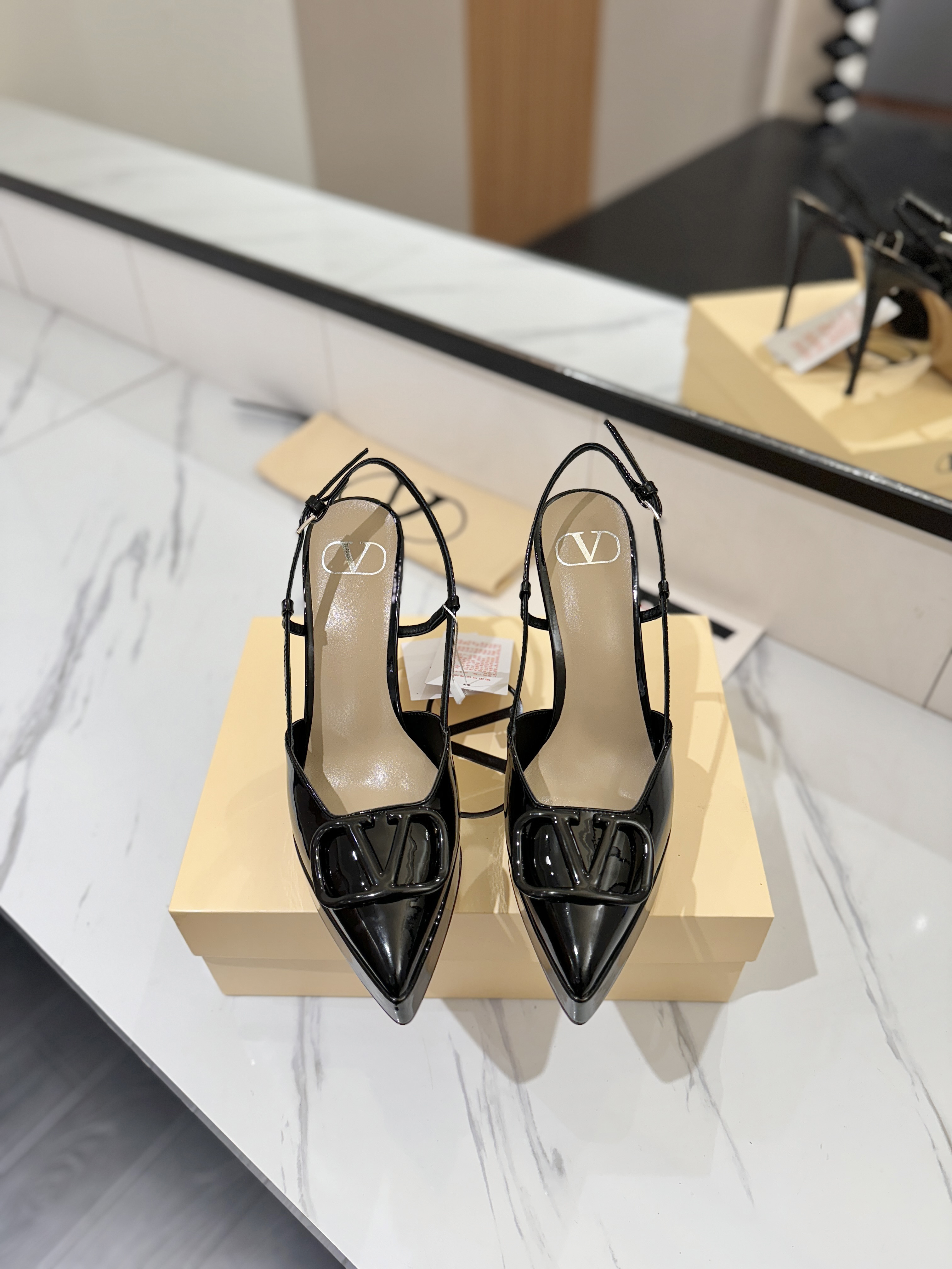 발렌티노 신발 134631 Valentino Shoes 썸네일 이미지