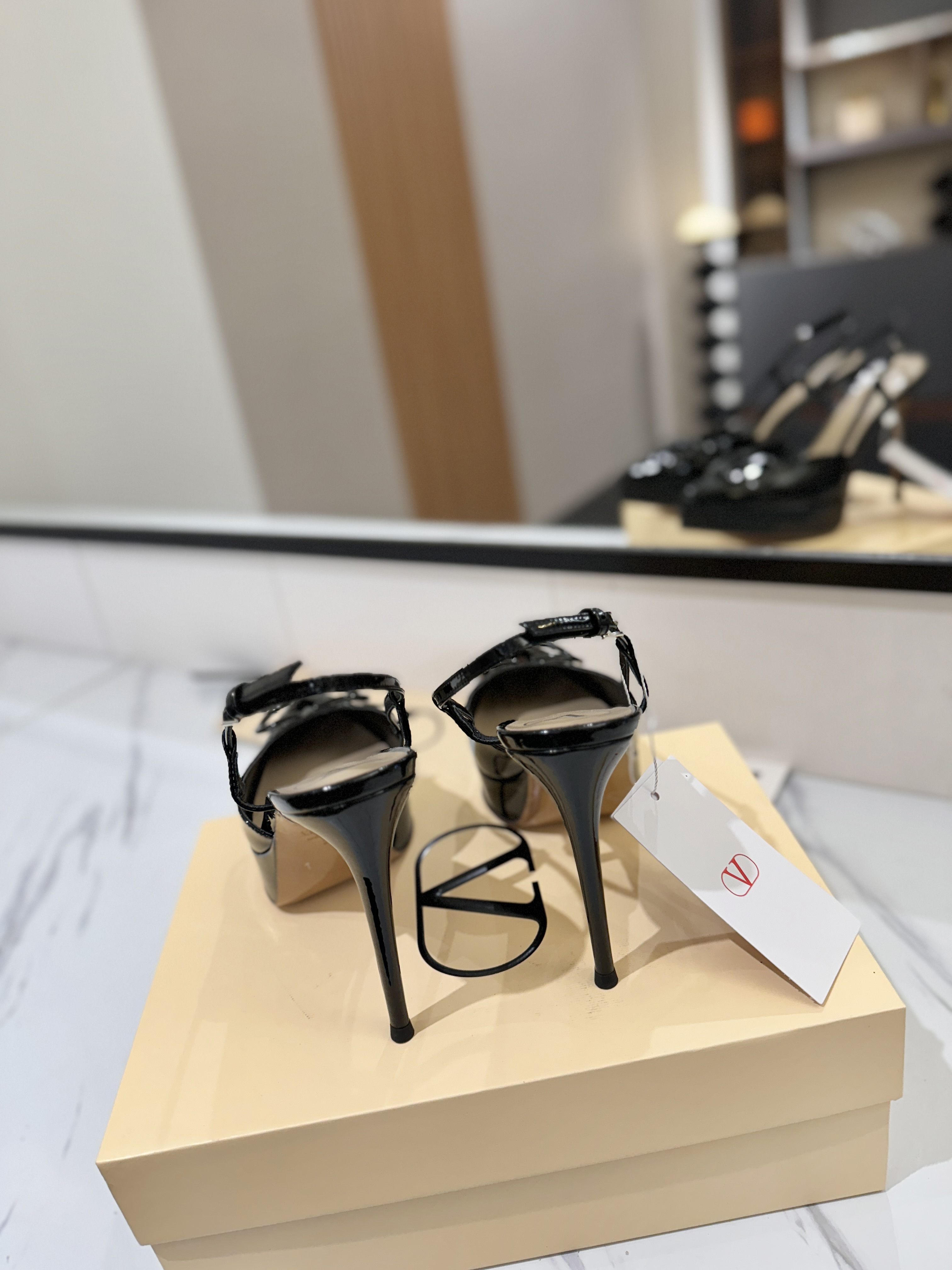 발렌티노 신발 134631 Valentino Shoes 썸네일 이미지