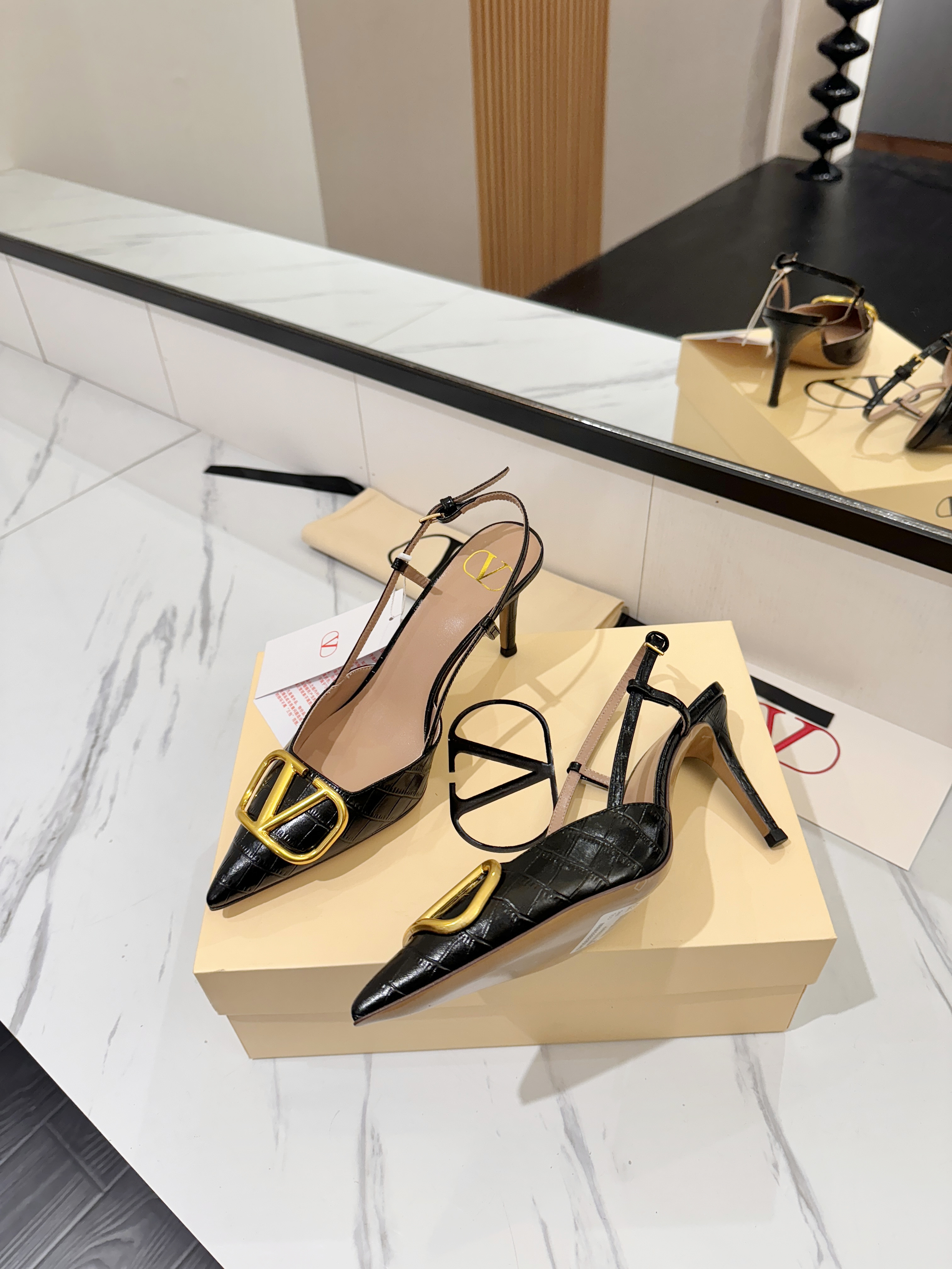 발렌티노 신발 134641 Valentino Shoes 썸네일 이미지
