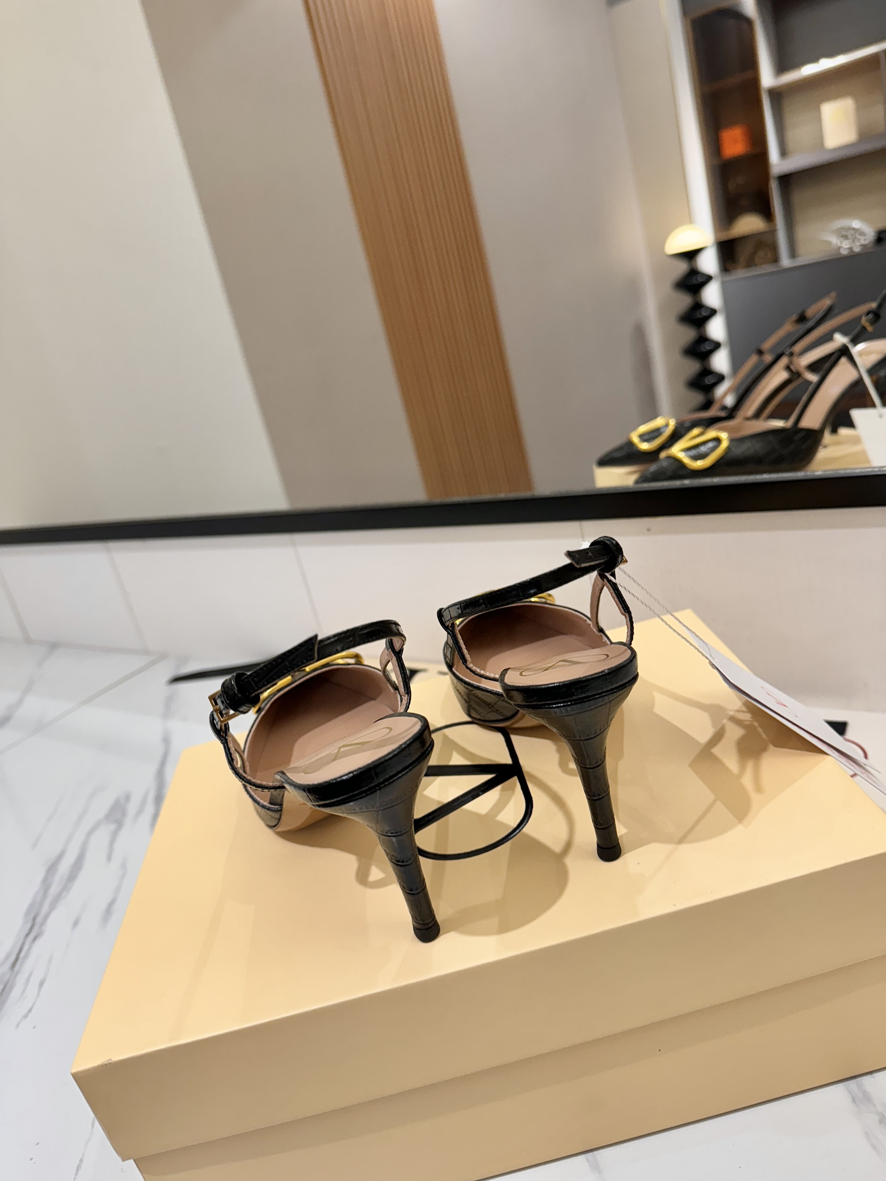 발렌티노 신발 134641 Valentino Shoes 썸네일 이미지