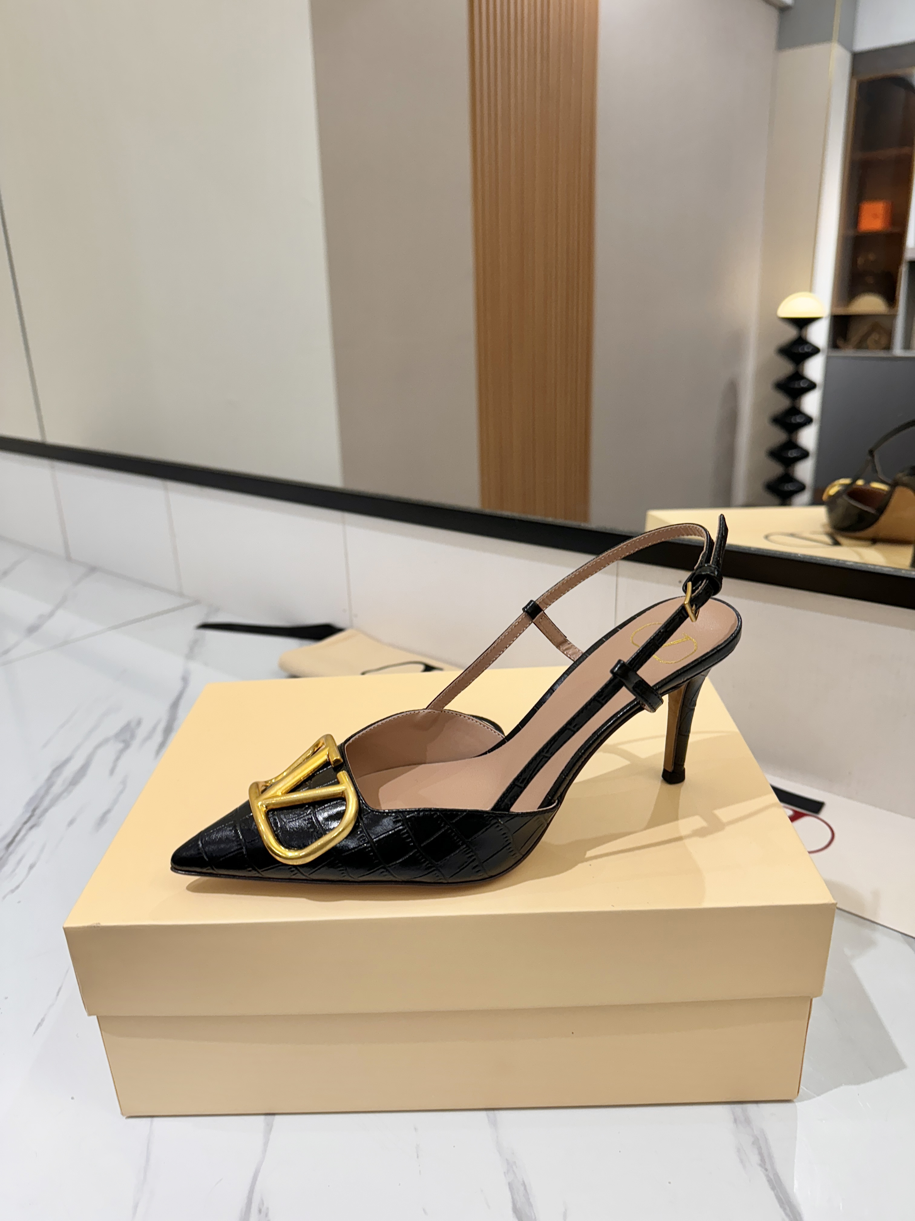 발렌티노 신발 134641 Valentino Shoes 썸네일 이미지