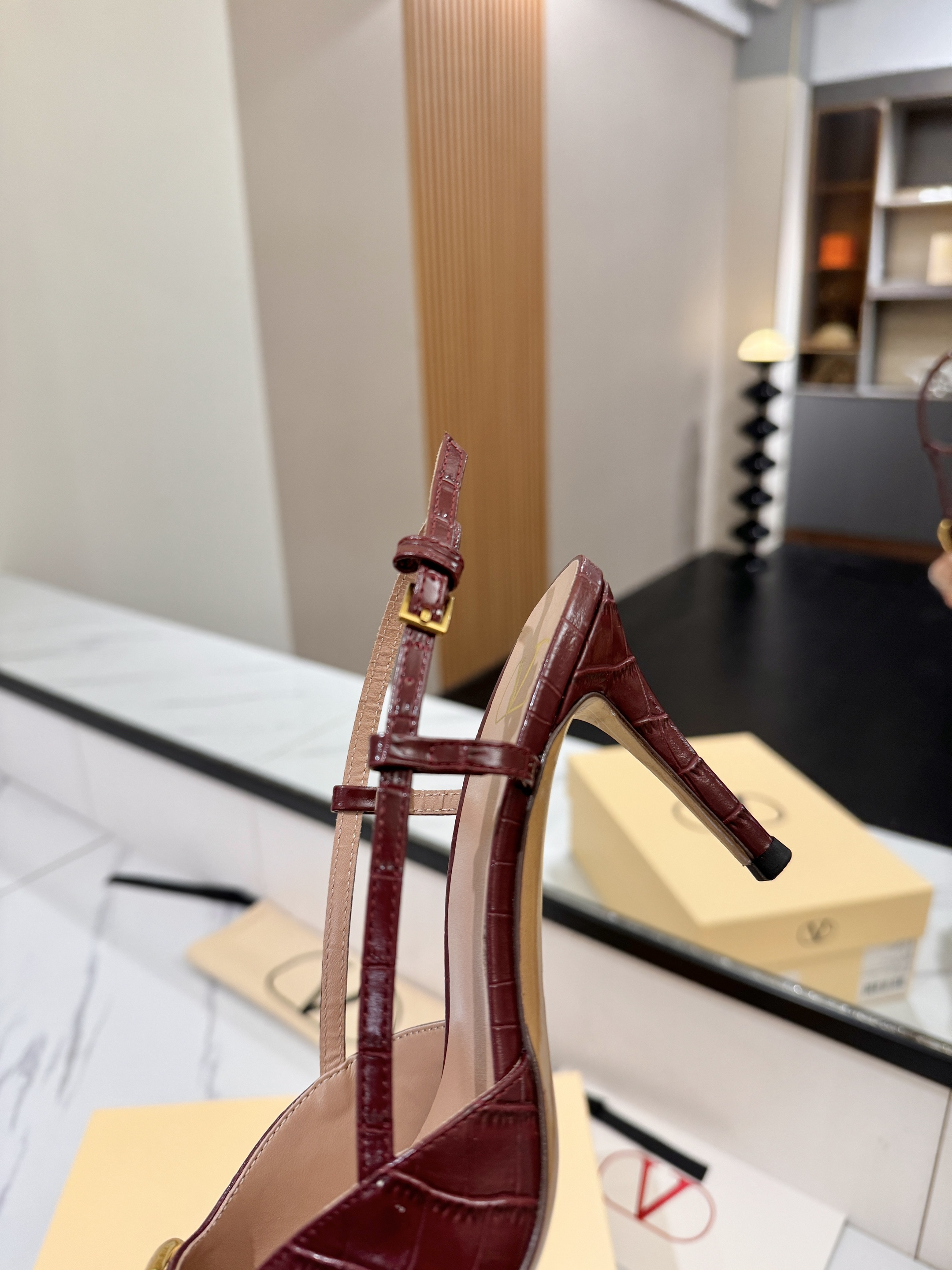 발렌티노 신발 134640 Valentino Shoes 썸네일 이미지