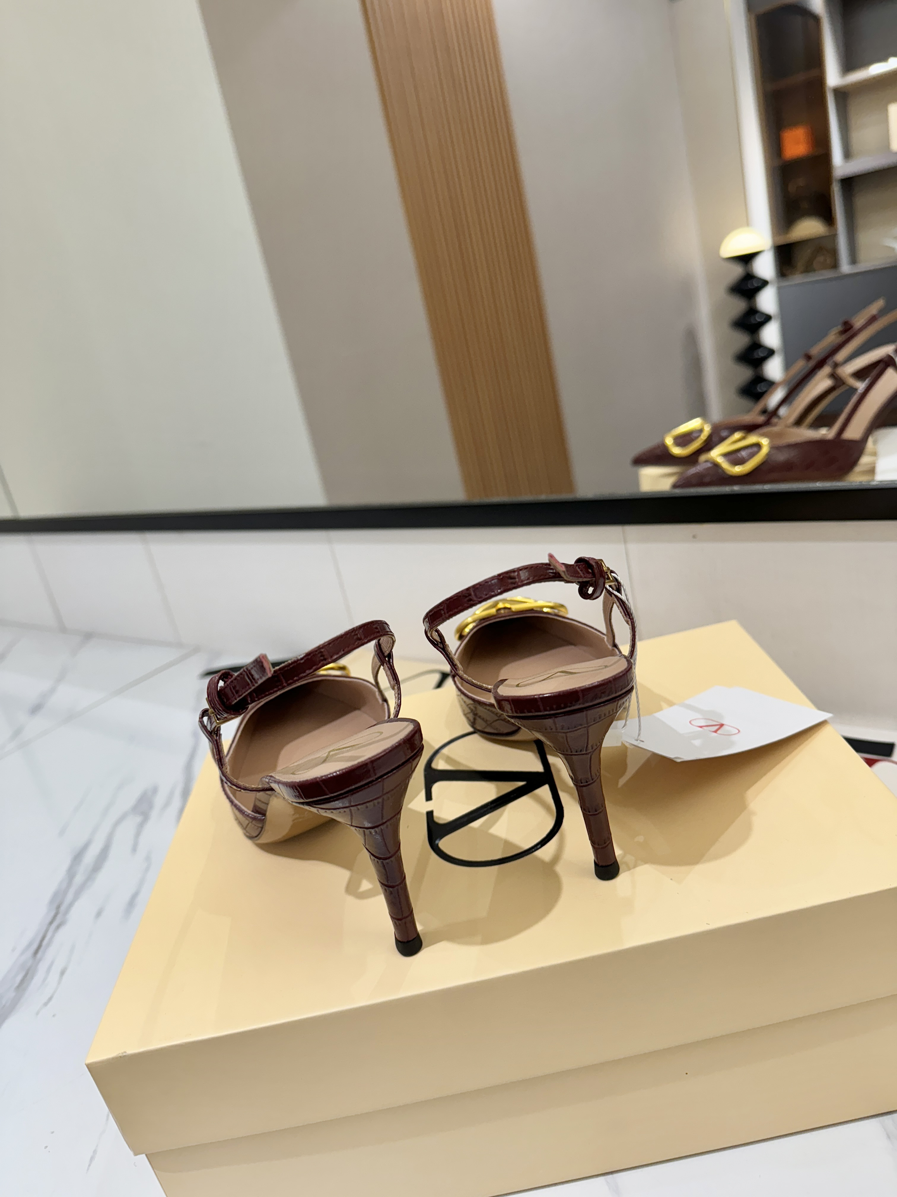 발렌티노 신발 134640 Valentino Shoes 썸네일 이미지