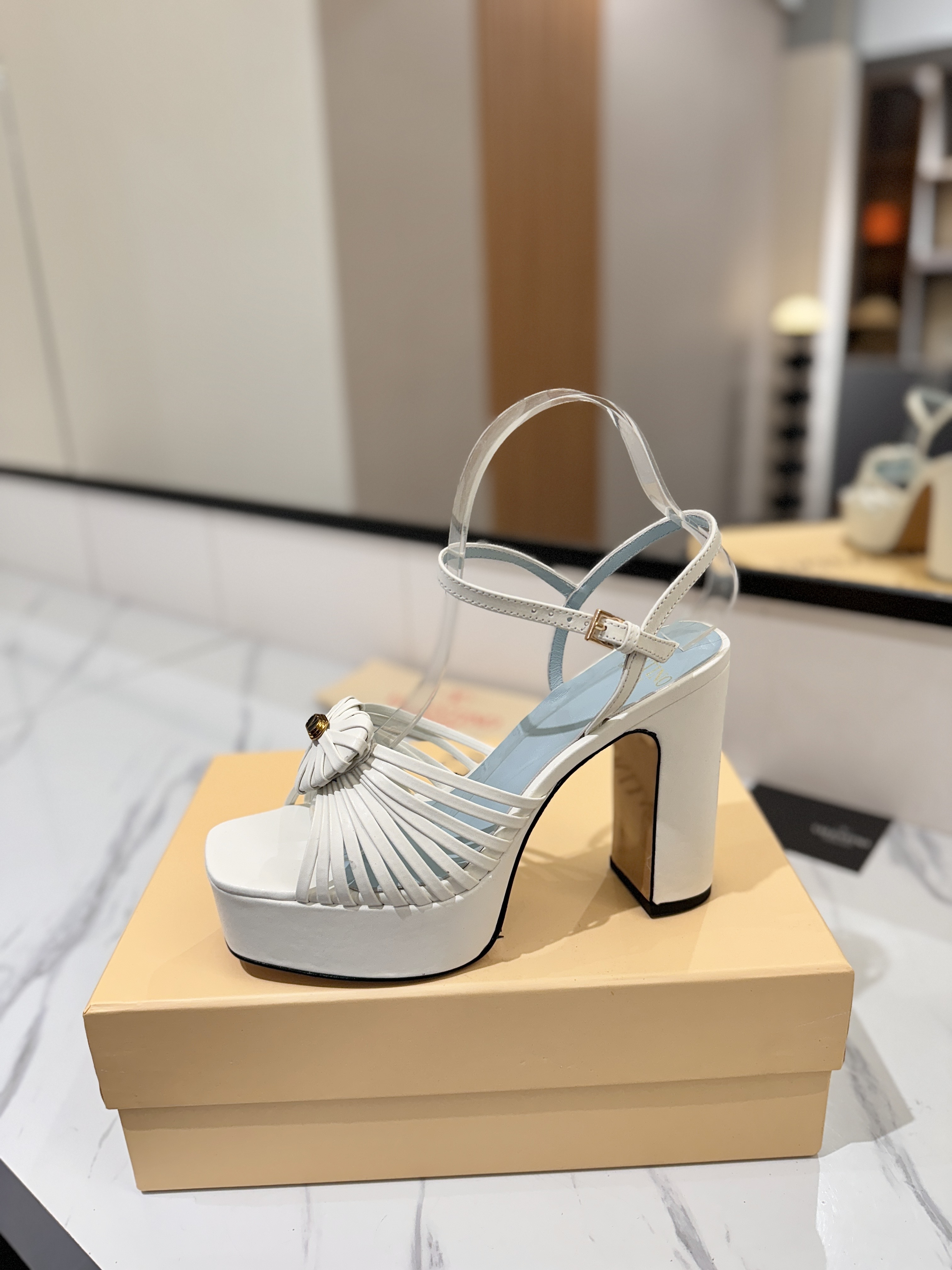 발렌티노 신발 134649 Valentino Shoes 썸네일 이미지