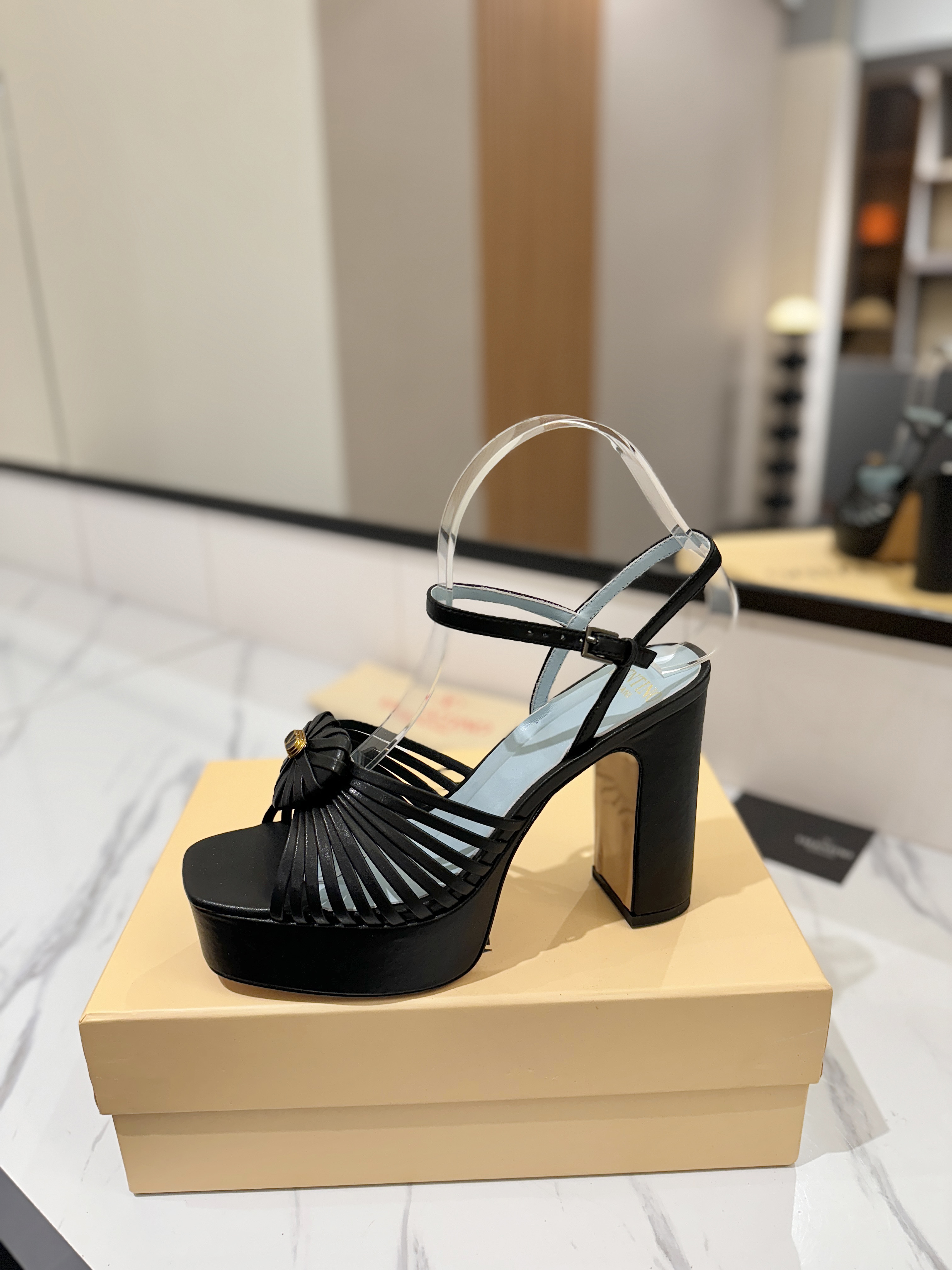 발렌티노 신발 134647 Valentino Shoes 썸네일 이미지