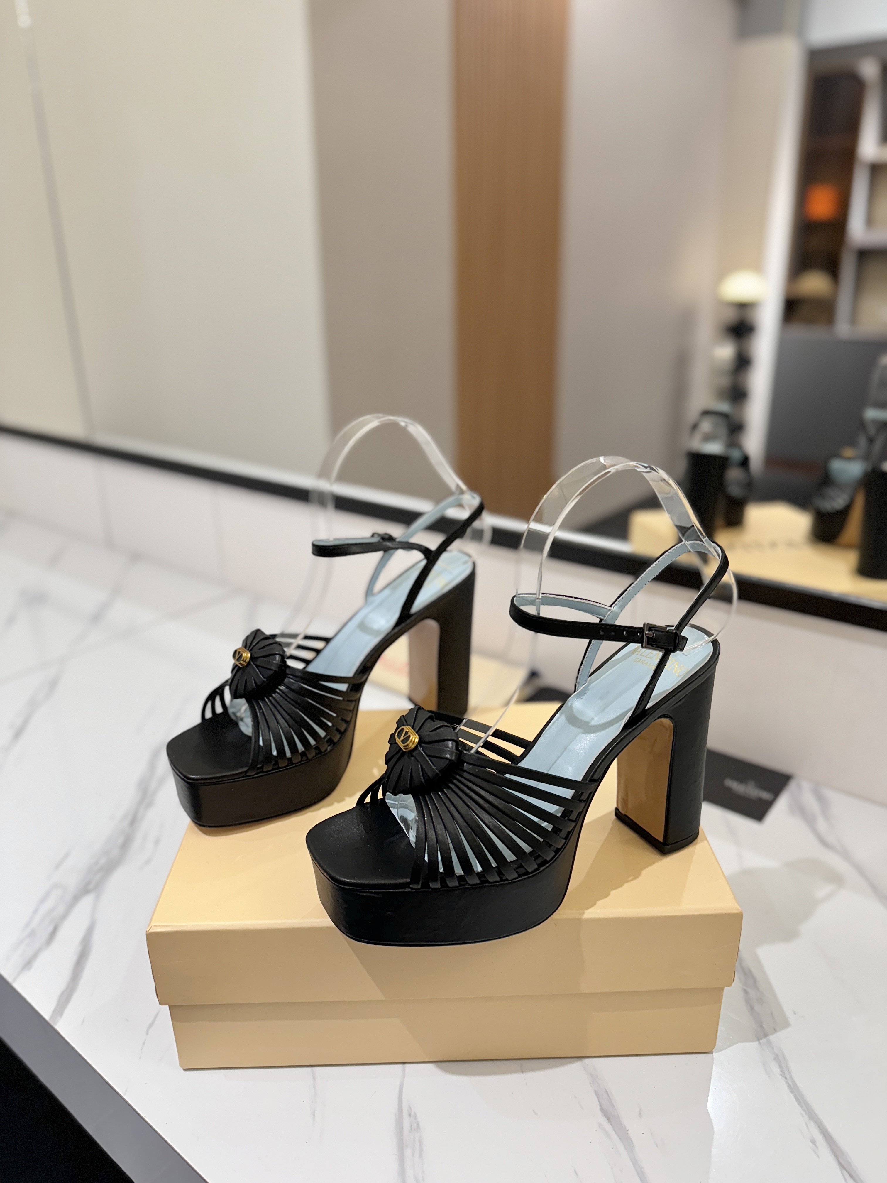 발렌티노 신발 134647 Valentino Shoes 썸네일 이미지