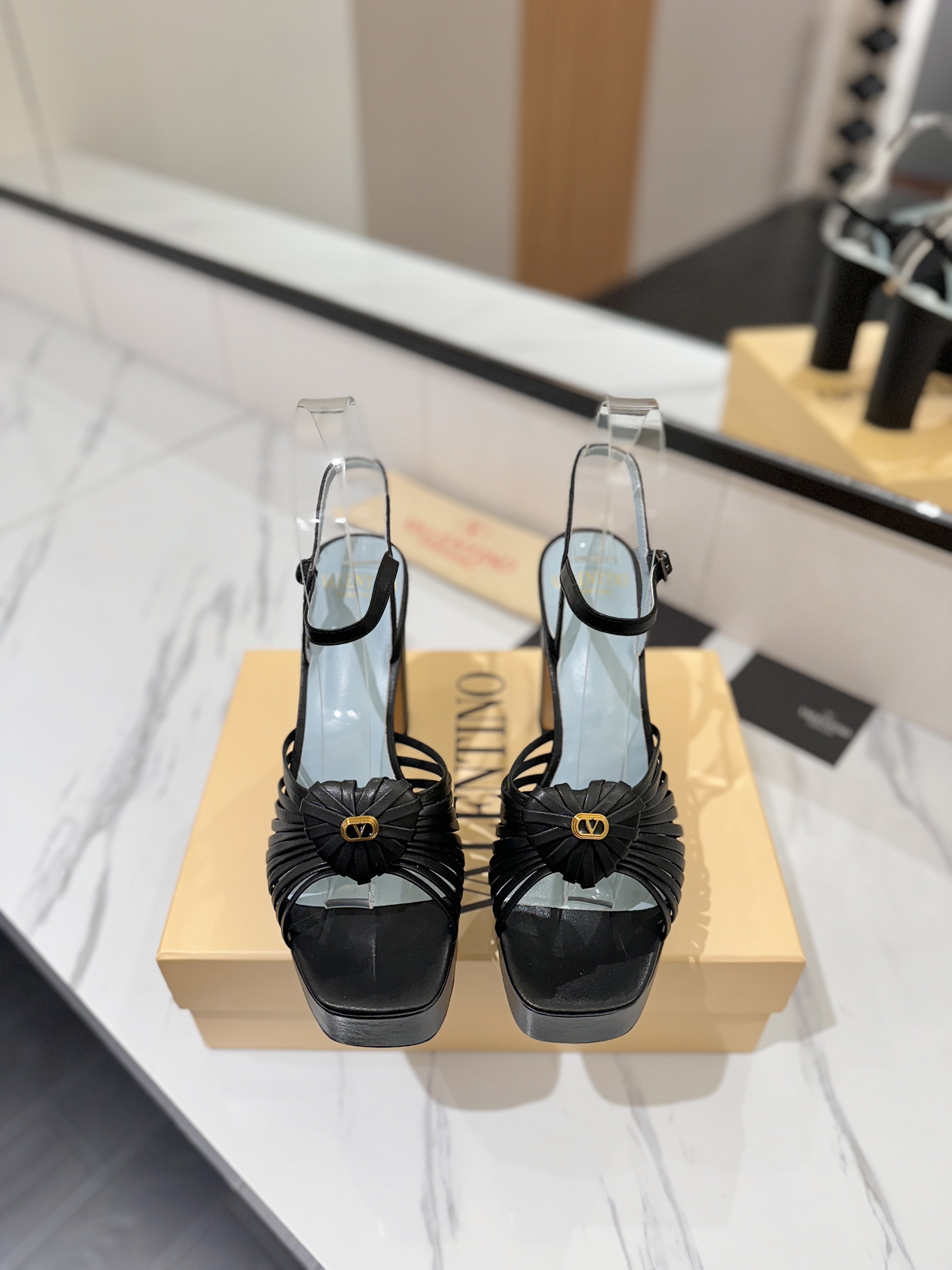 발렌티노 신발 134647 Valentino Shoes 썸네일 이미지