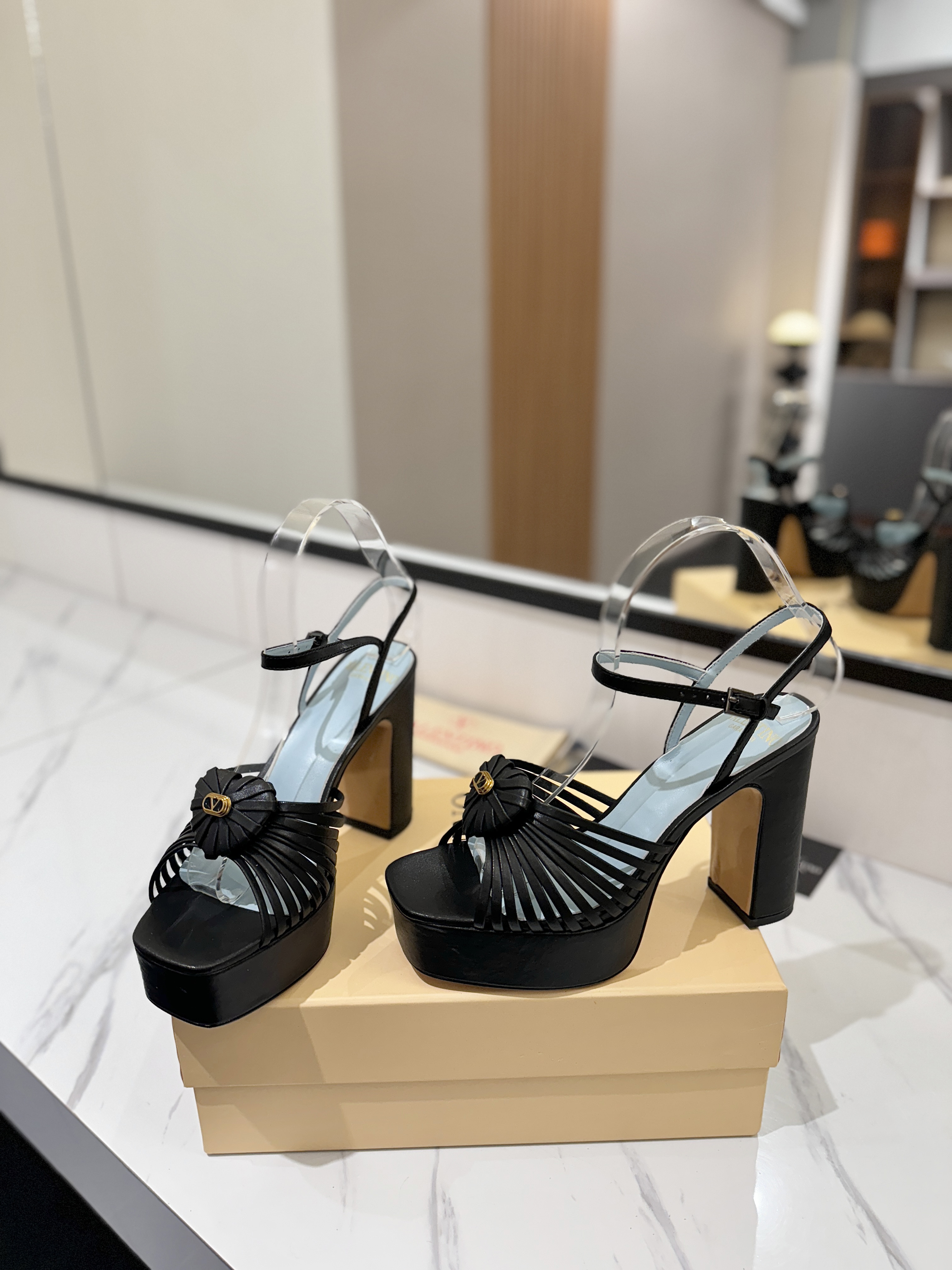 발렌티노 신발 134647 Valentino Shoes 썸네일 이미지
