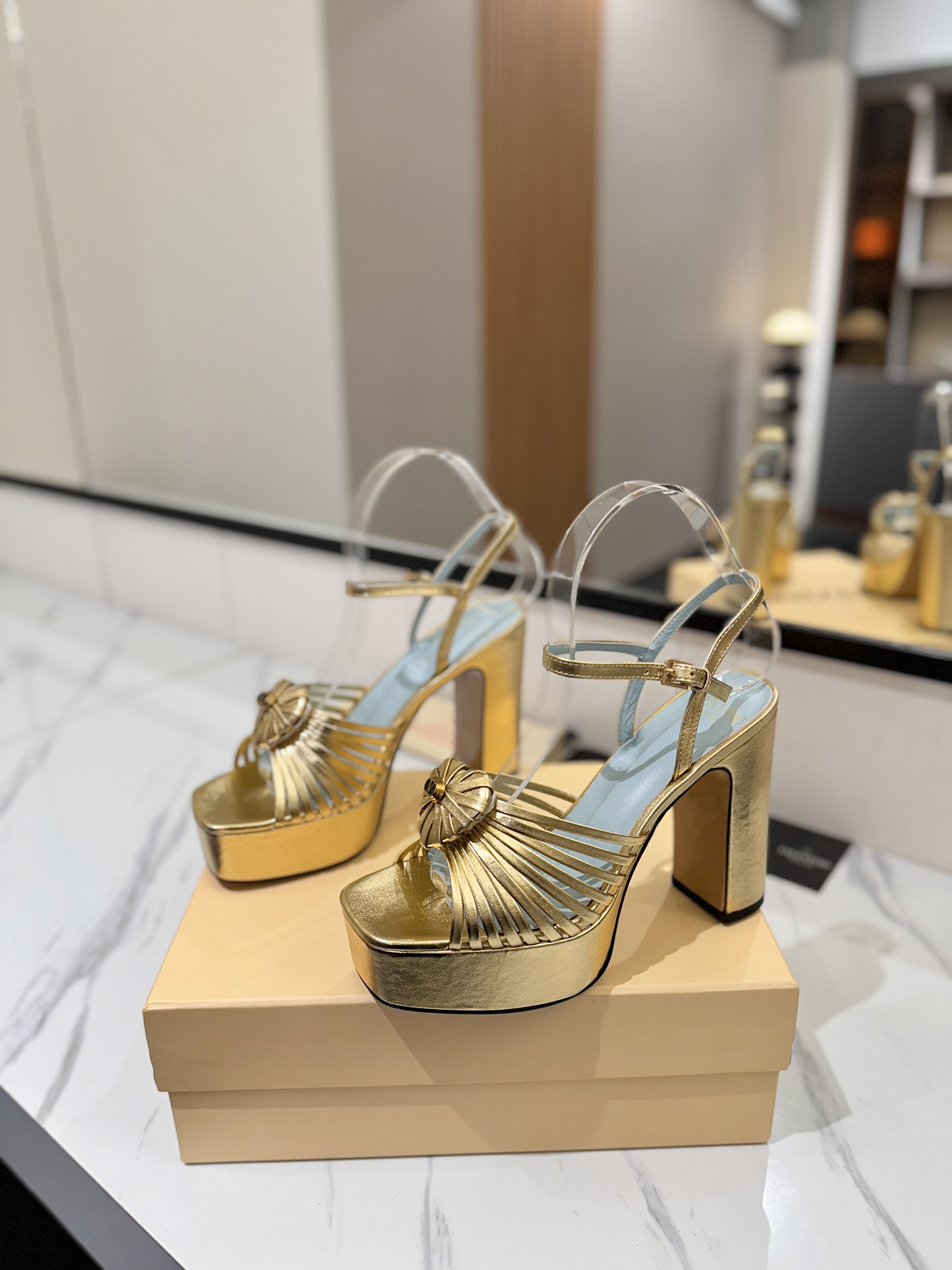 발렌티노 신발 134646 Valentino Shoes 썸네일 이미지