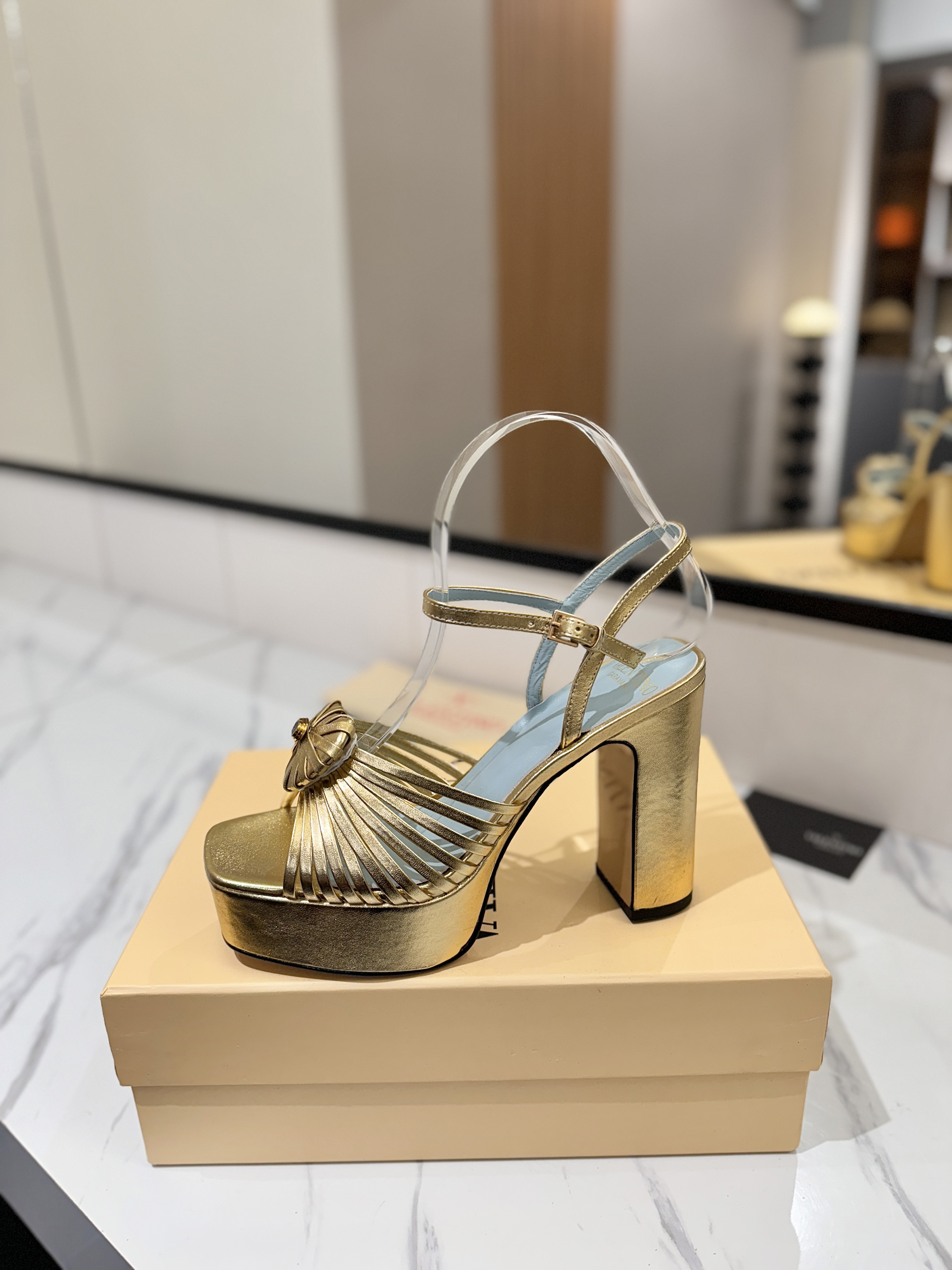 발렌티노 신발 134646 Valentino Shoes 썸네일 이미지