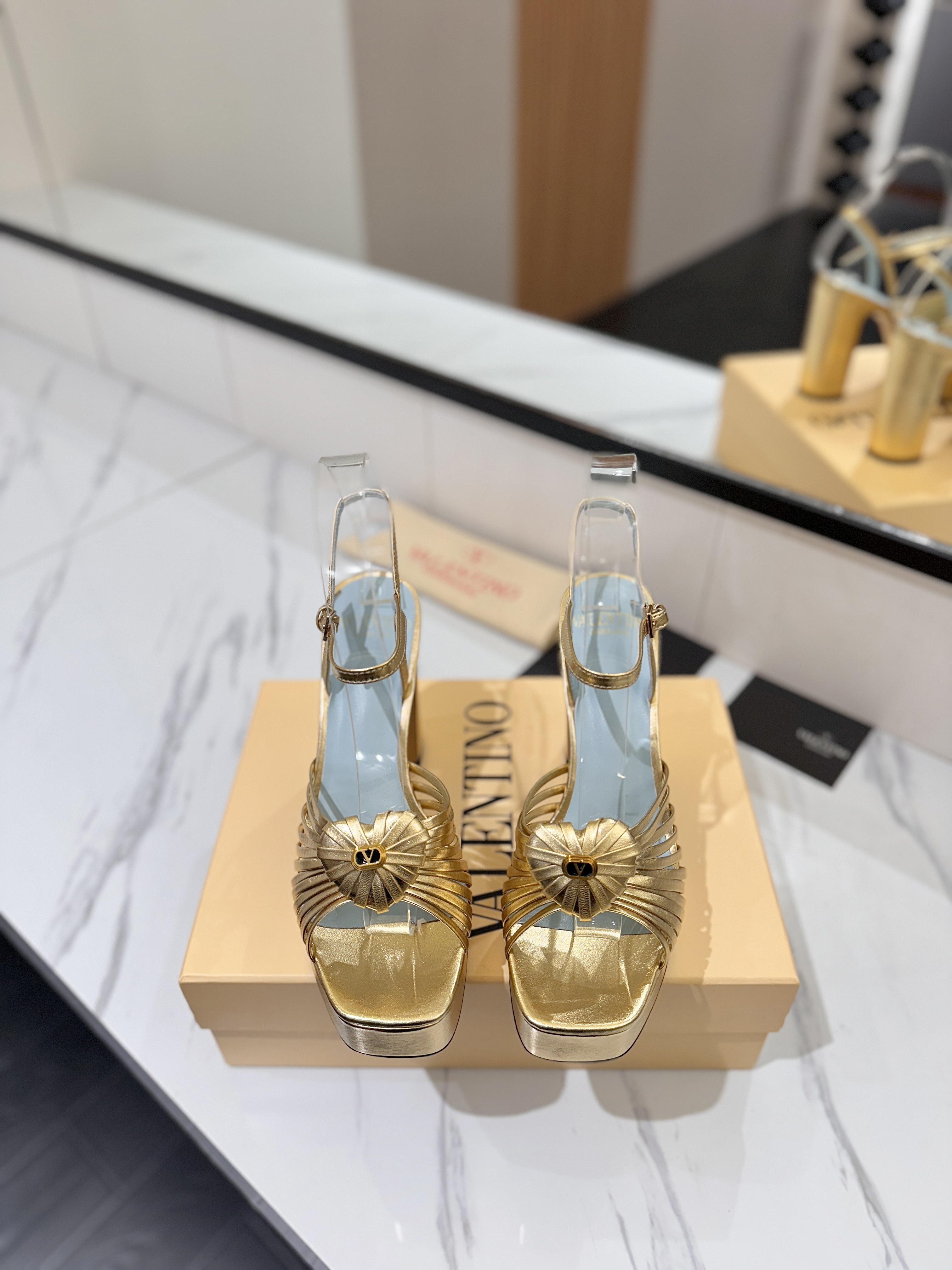 발렌티노 신발 134646 Valentino Shoes 썸네일 이미지