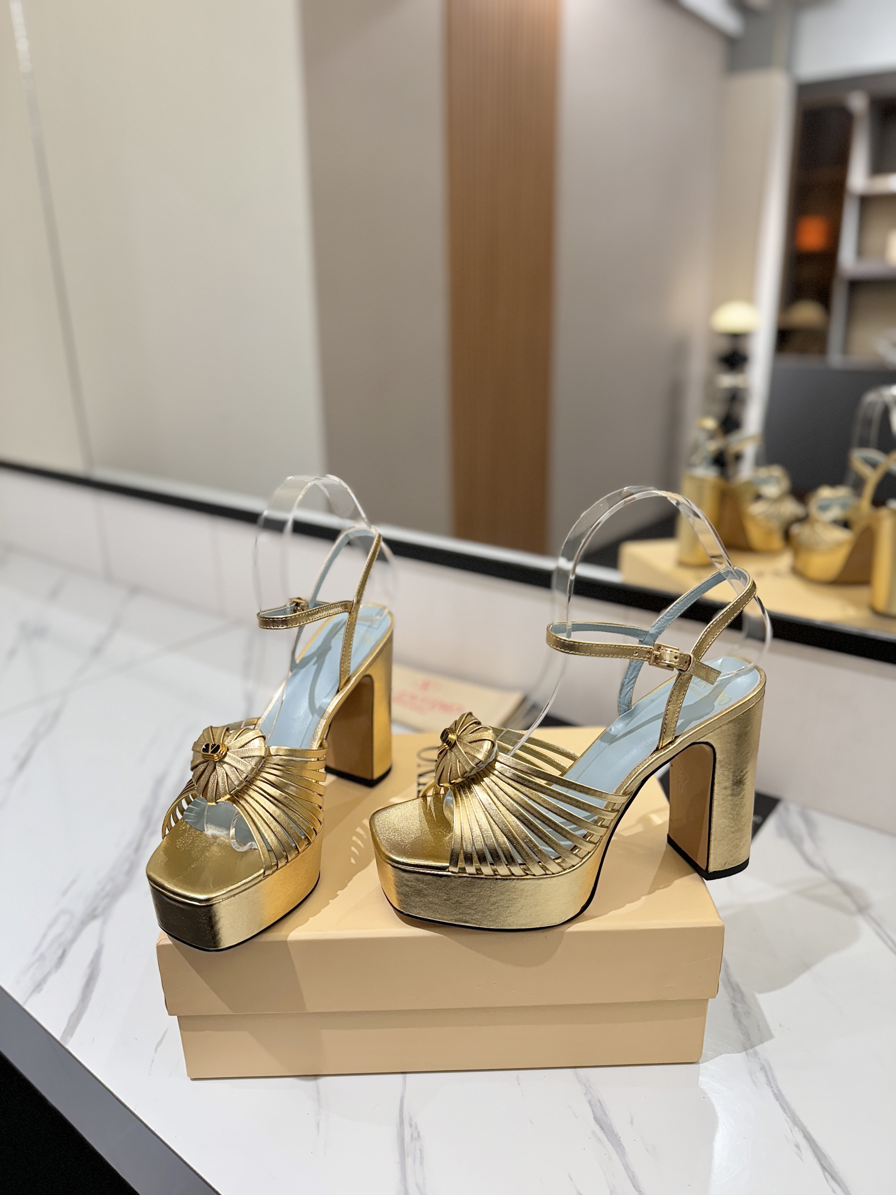 발렌티노 신발 134646 Valentino Shoes 썸네일 이미지