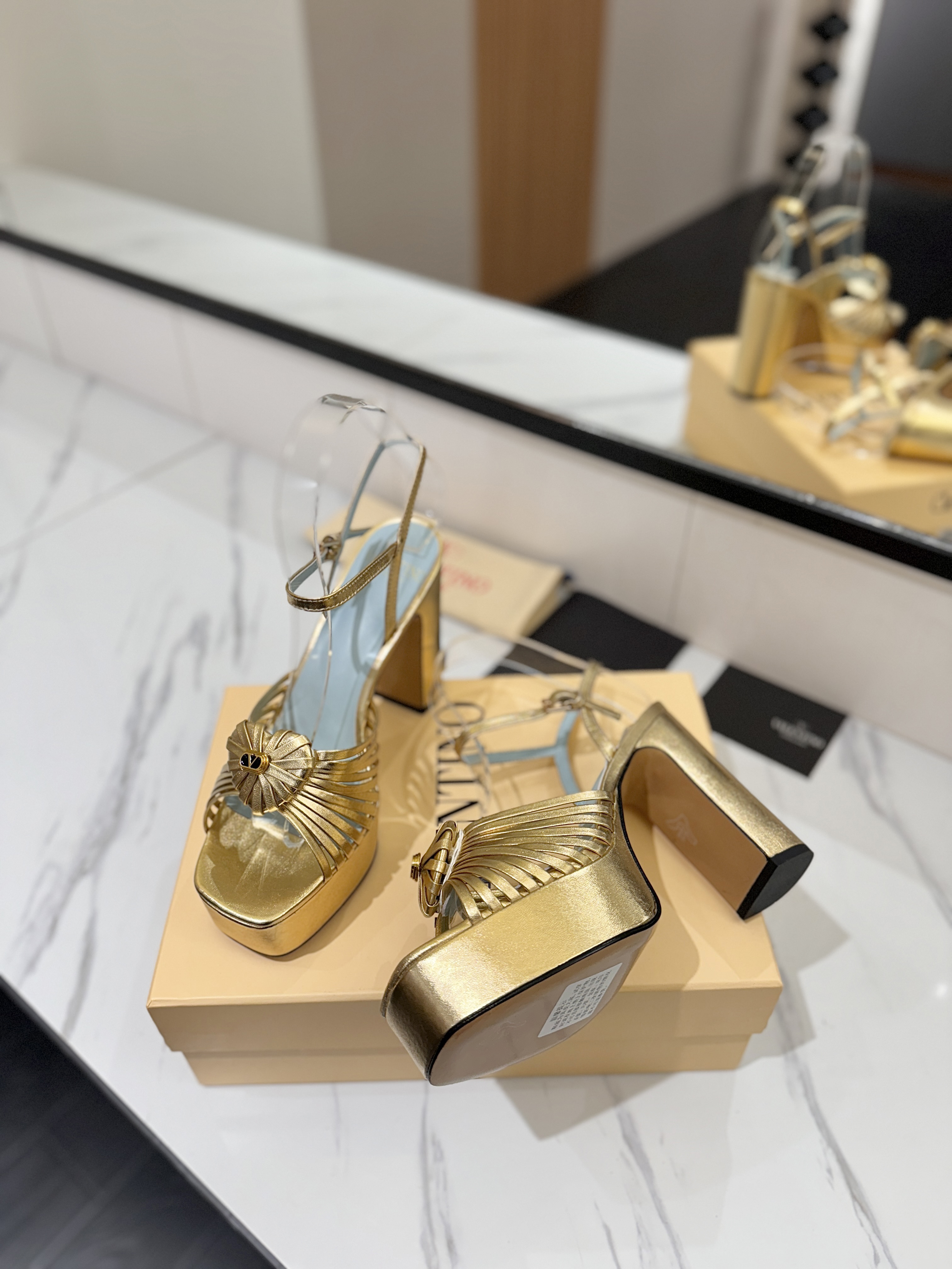 발렌티노 신발 134646 Valentino Shoes 썸네일 이미지