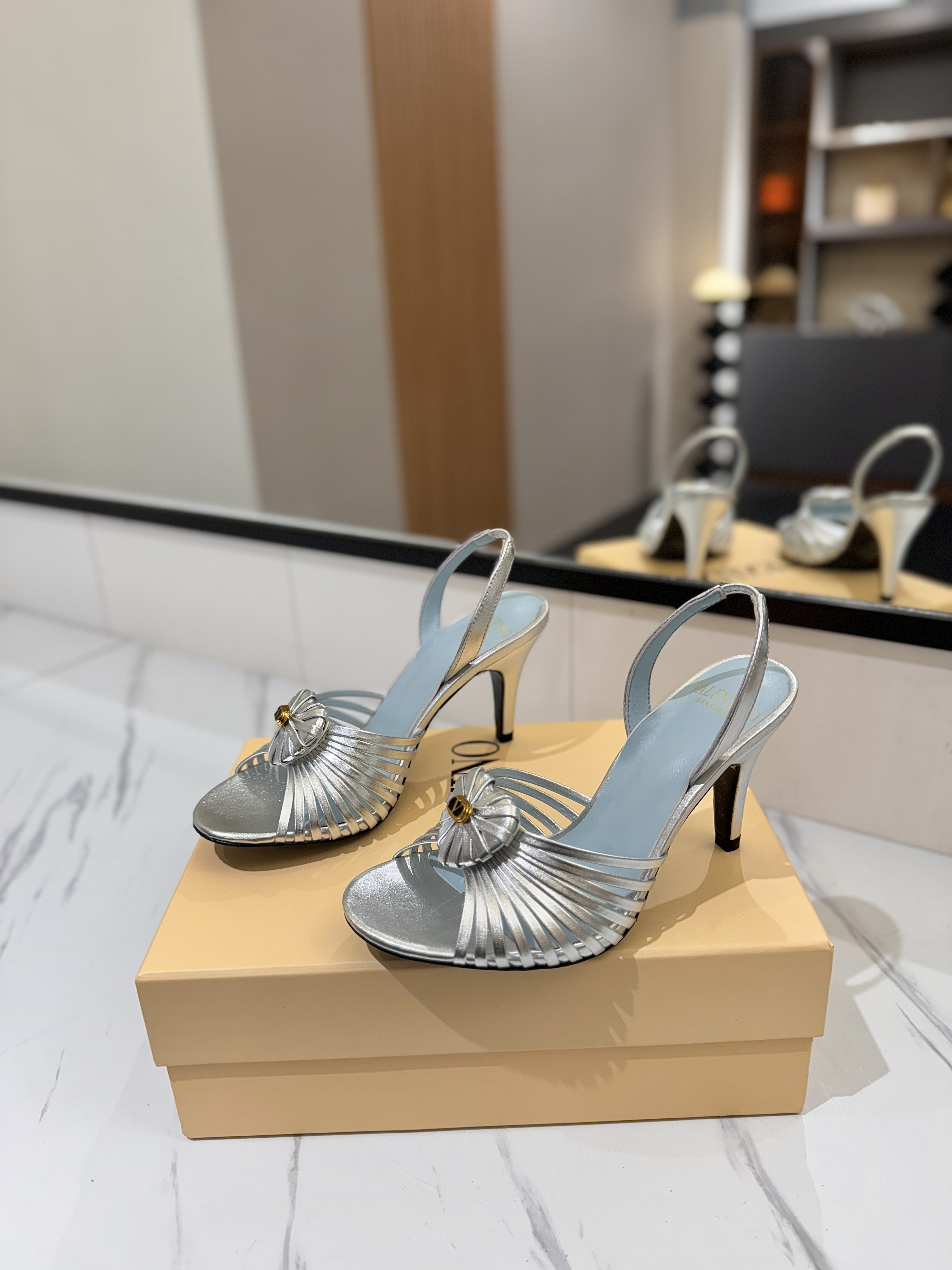 발렌티노 신발 134652 Valentino Shoes 썸네일 이미지