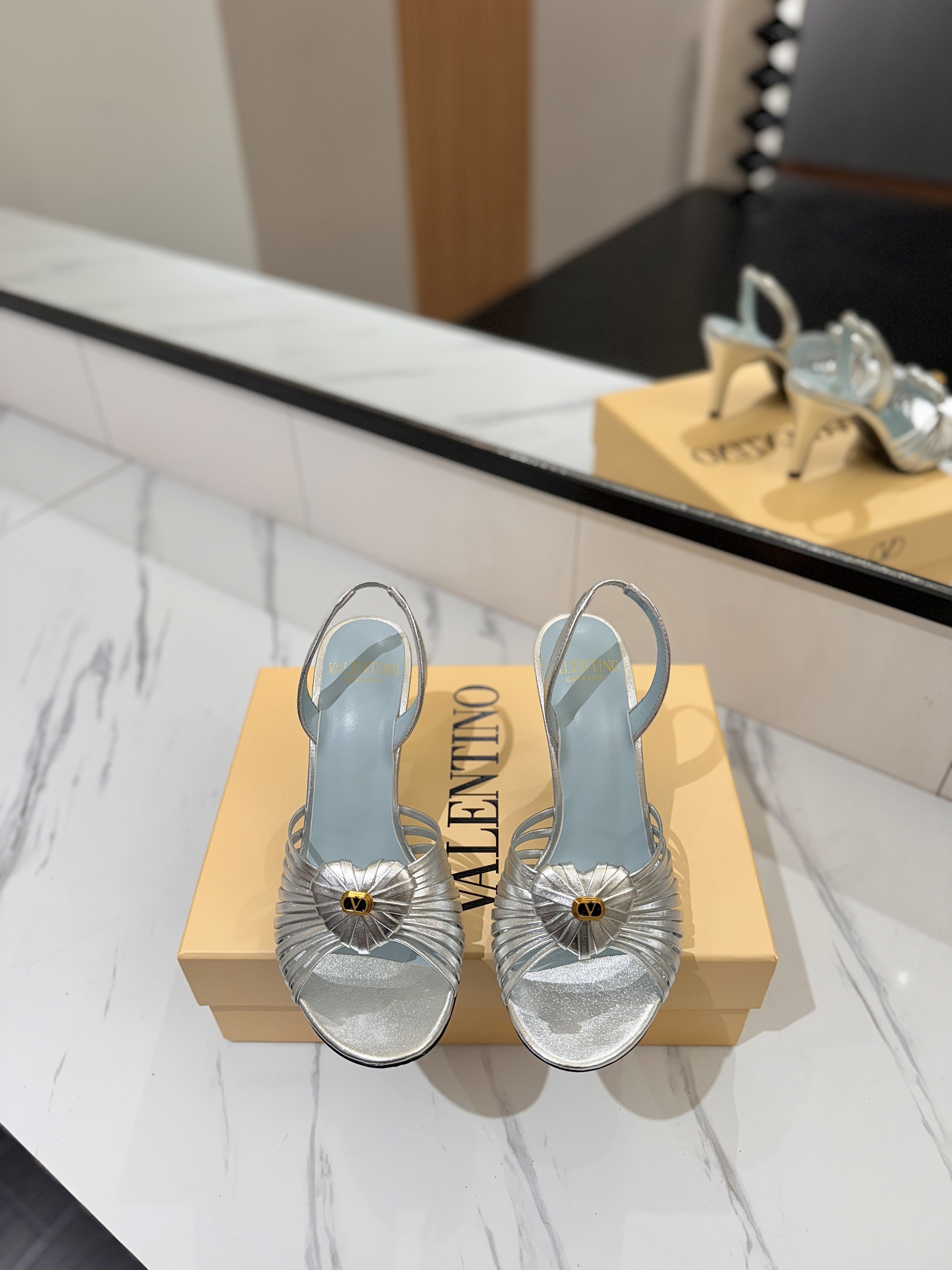 발렌티노 신발 134652 Valentino Shoes 썸네일 이미지