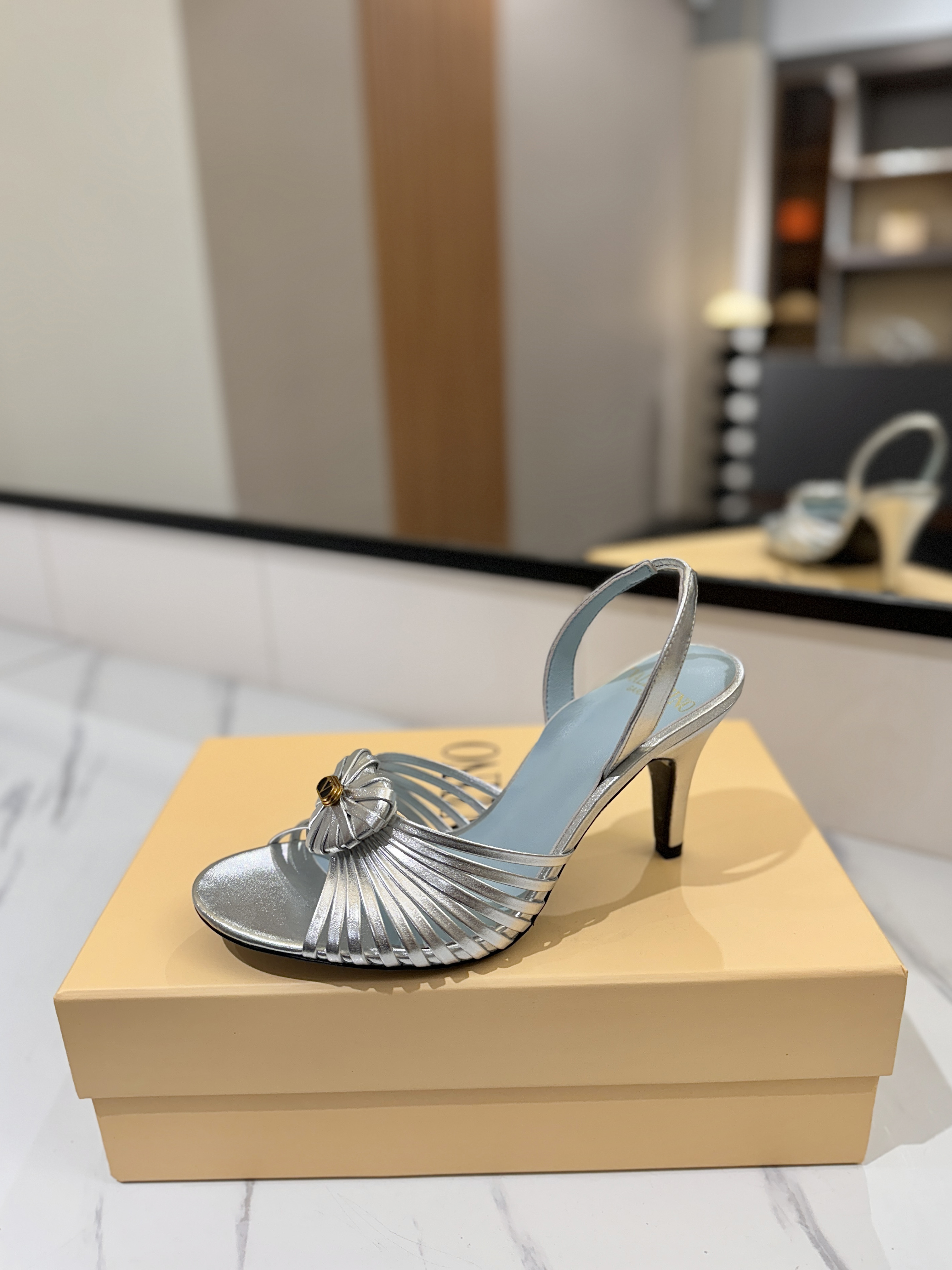 발렌티노 신발 134652 Valentino Shoes 썸네일 이미지