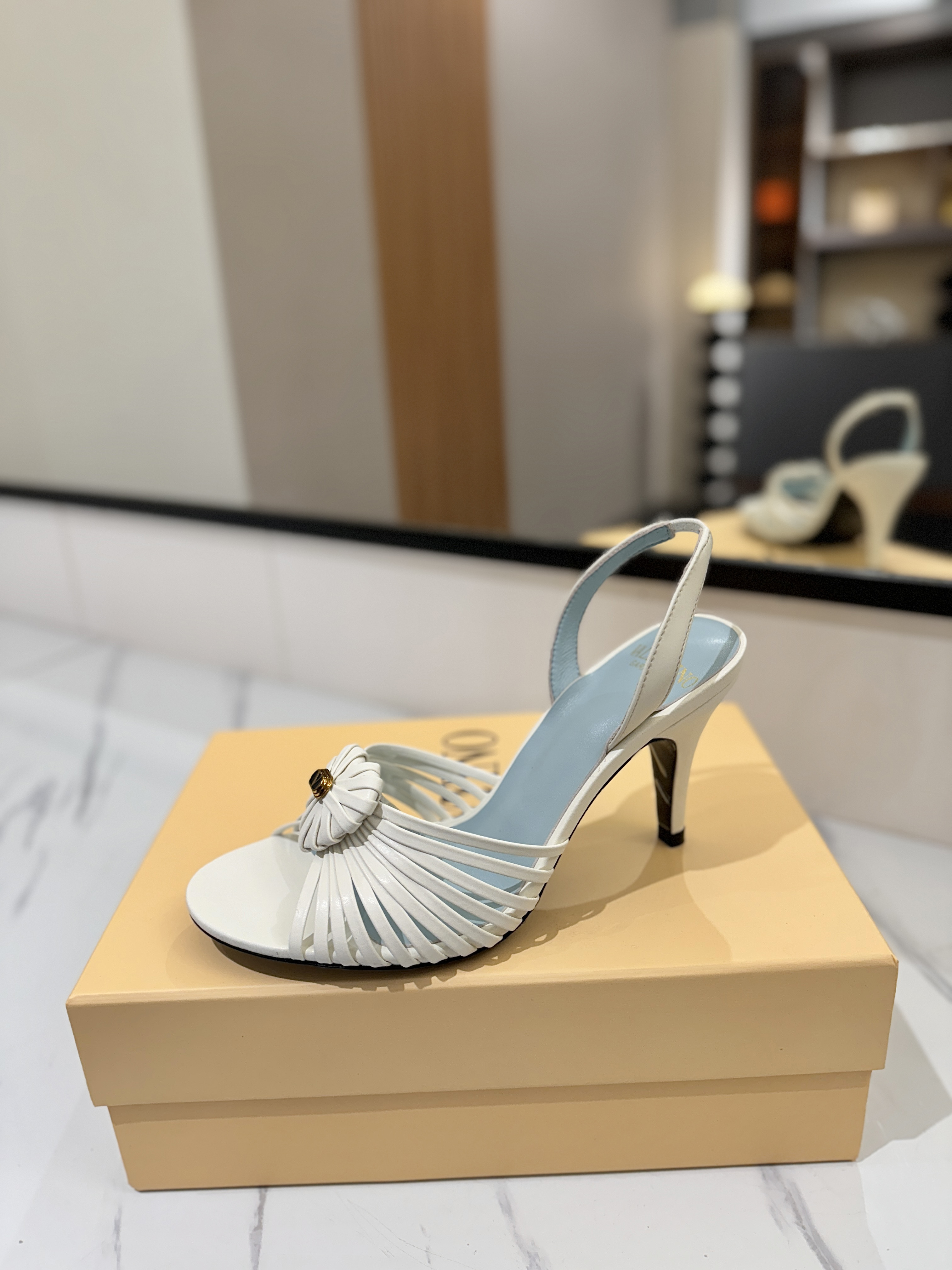 발렌티노 신발 134651 Valentino Shoes 썸네일 이미지