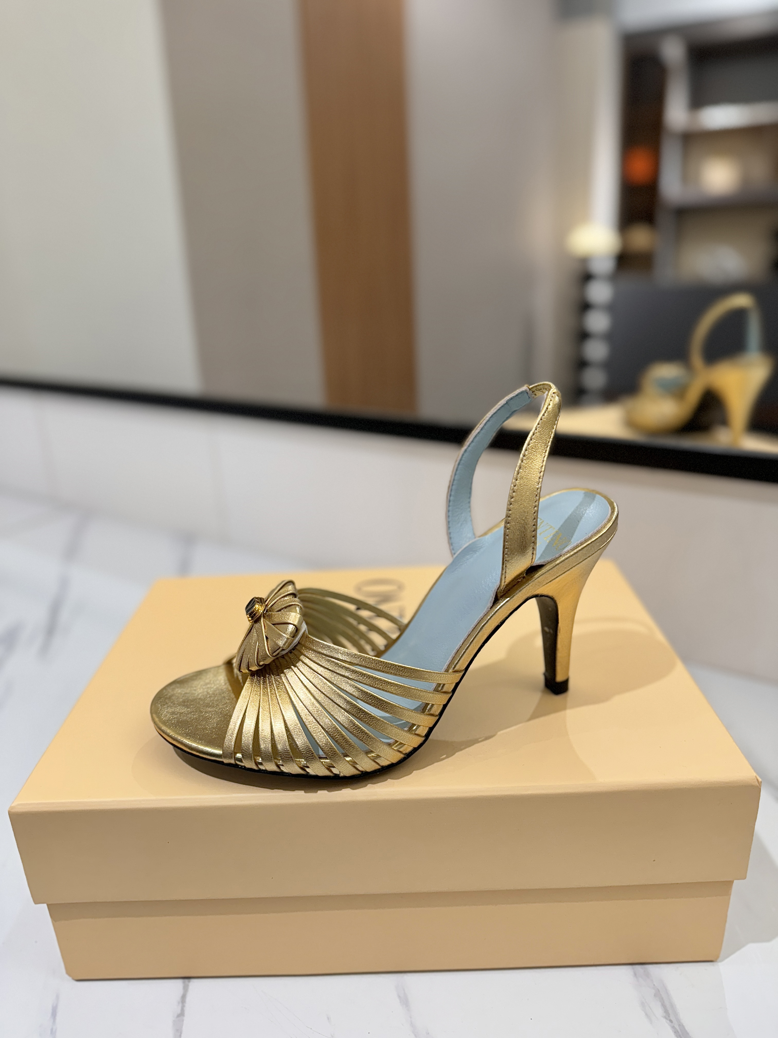 발렌티노 신발 134650 Valentino Shoes 썸네일 이미지