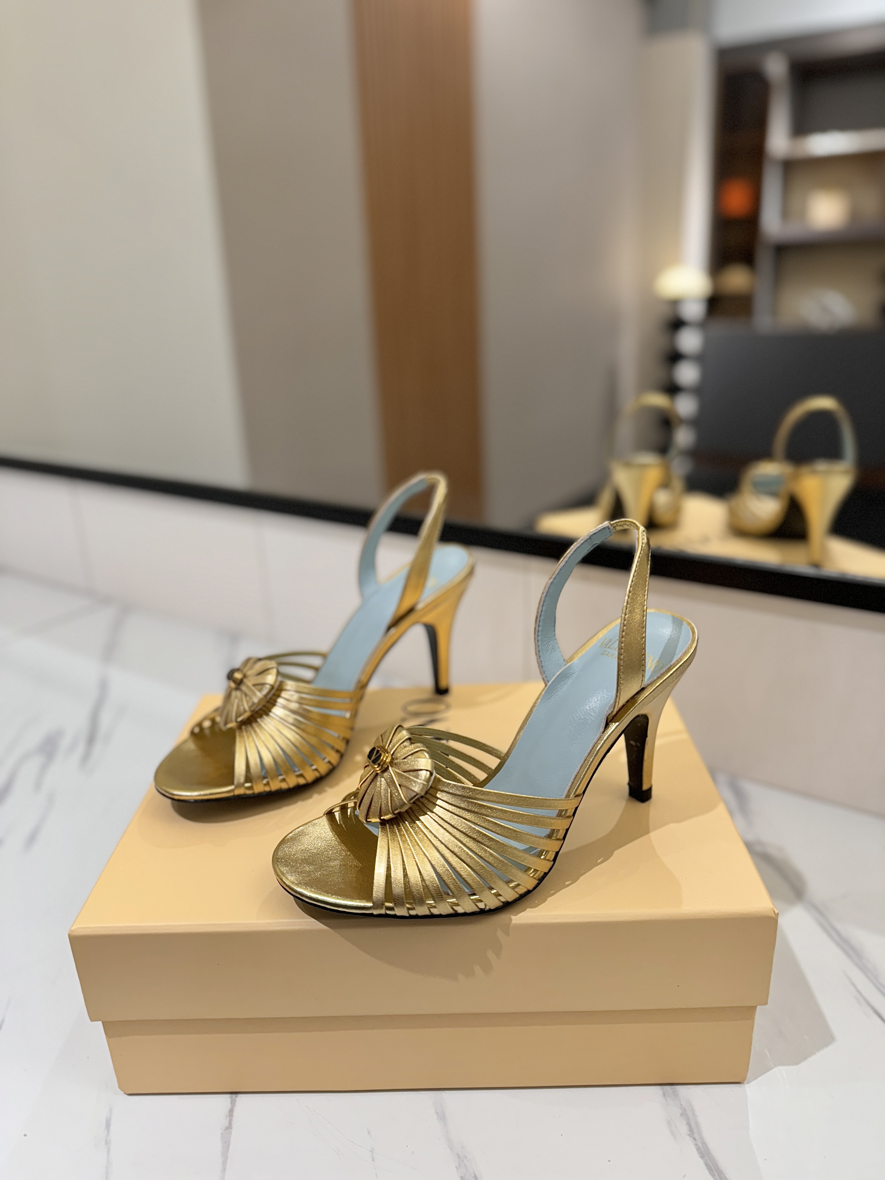 발렌티노 신발 134650 Valentino Shoes 썸네일 이미지